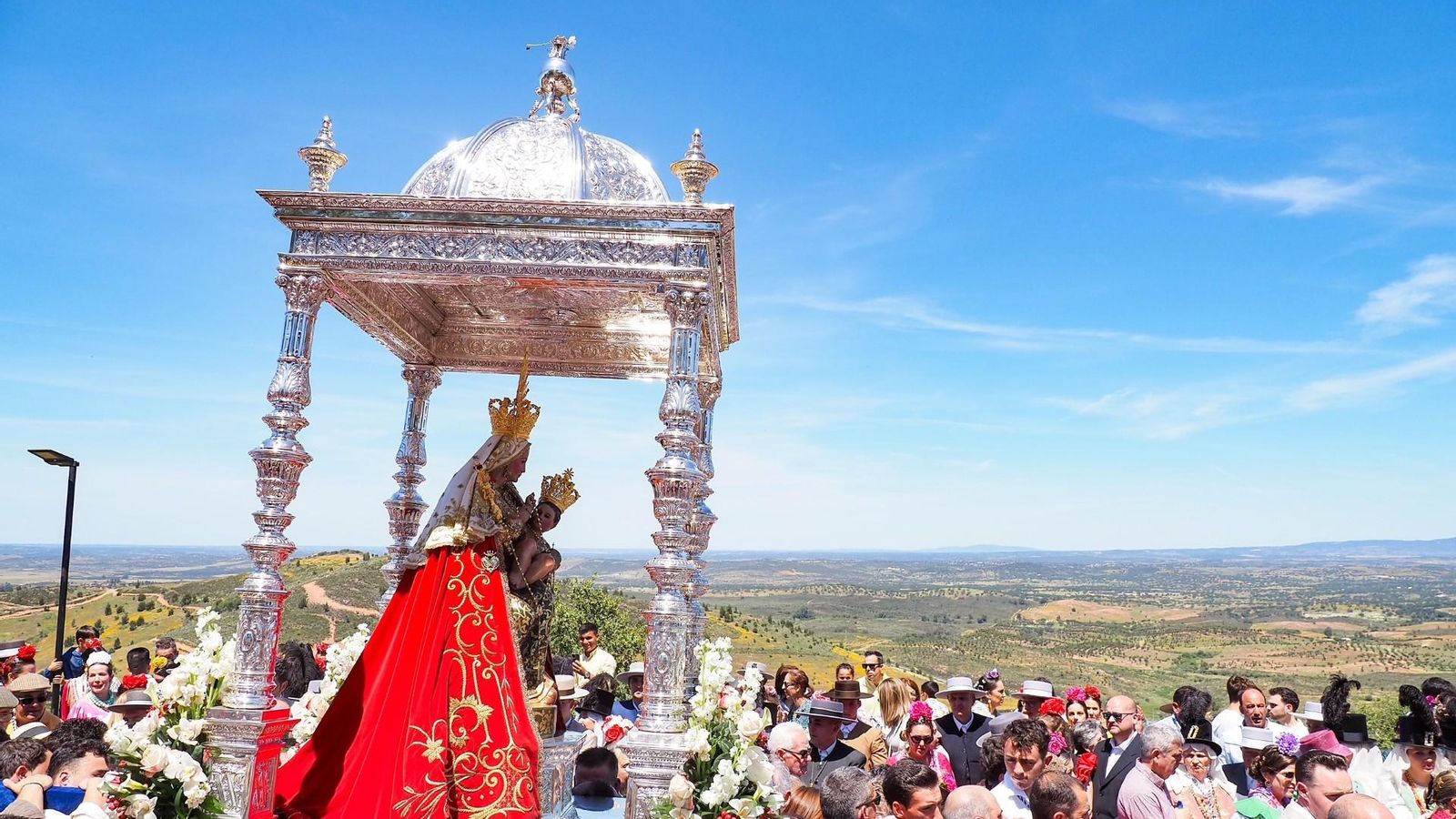 Romería de la Virgen de la Peña en Puebla de Guzmán.