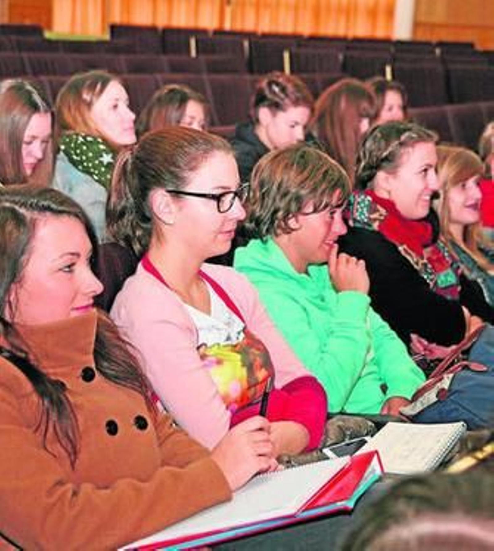 Algunos de los estudiantes extranjeros durante la recepción.