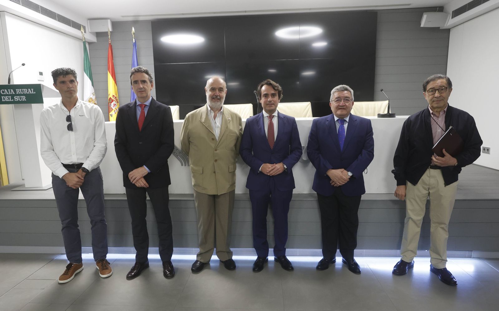 Antonio Bizcocho, Enrique Catalina, Abraham Carrascosa, Mario Muñoz-Atanet, Juan Aguilera y Vicente Sales, este jueves..