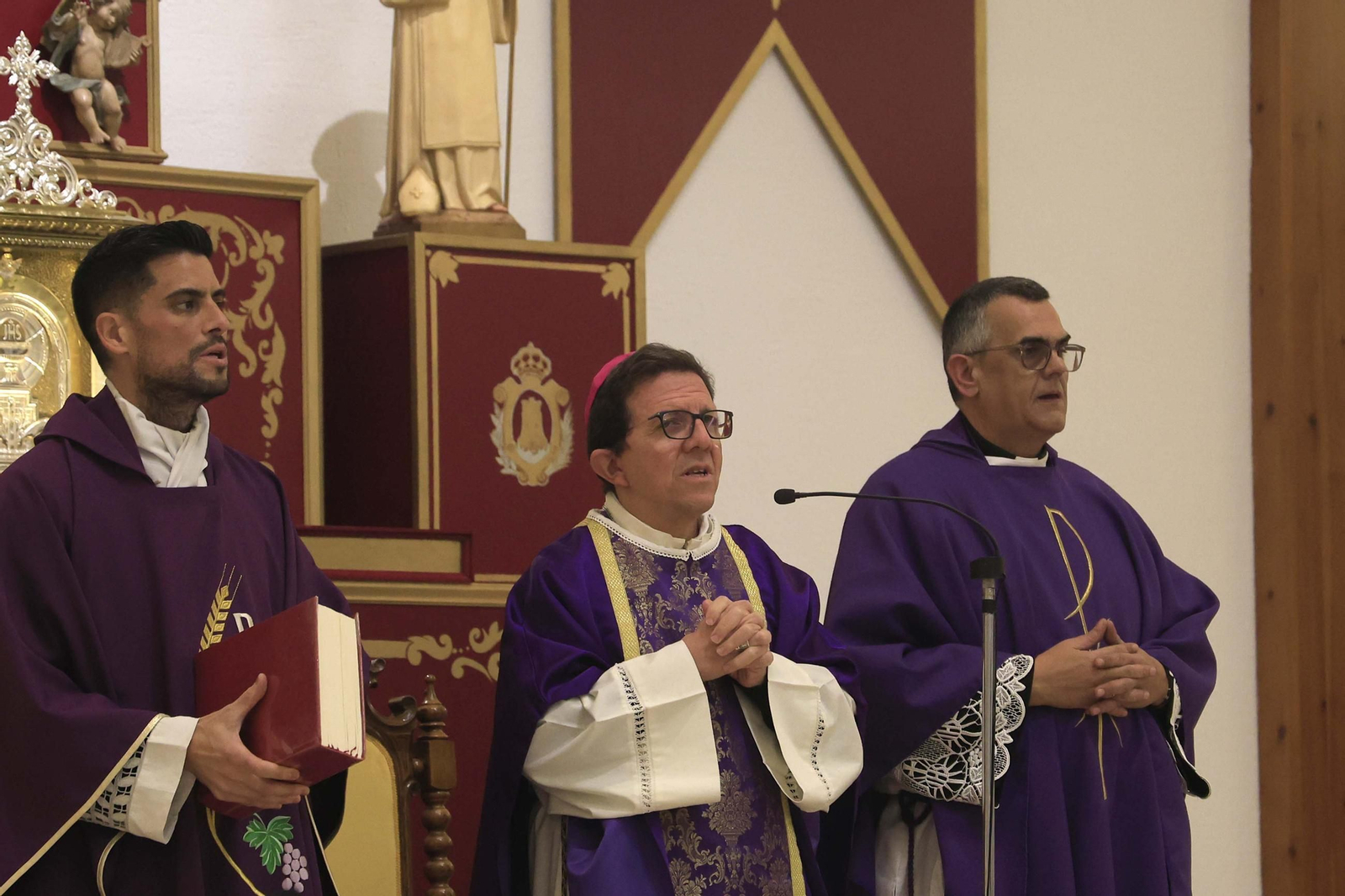 Ramón Valdivia, administrador apostólico de la Diócesis de Cádiz y Ceuta, realiza su primera visita al Campo de Gibraltar con una misa en la iglesia del Saladillo, en Algeciras