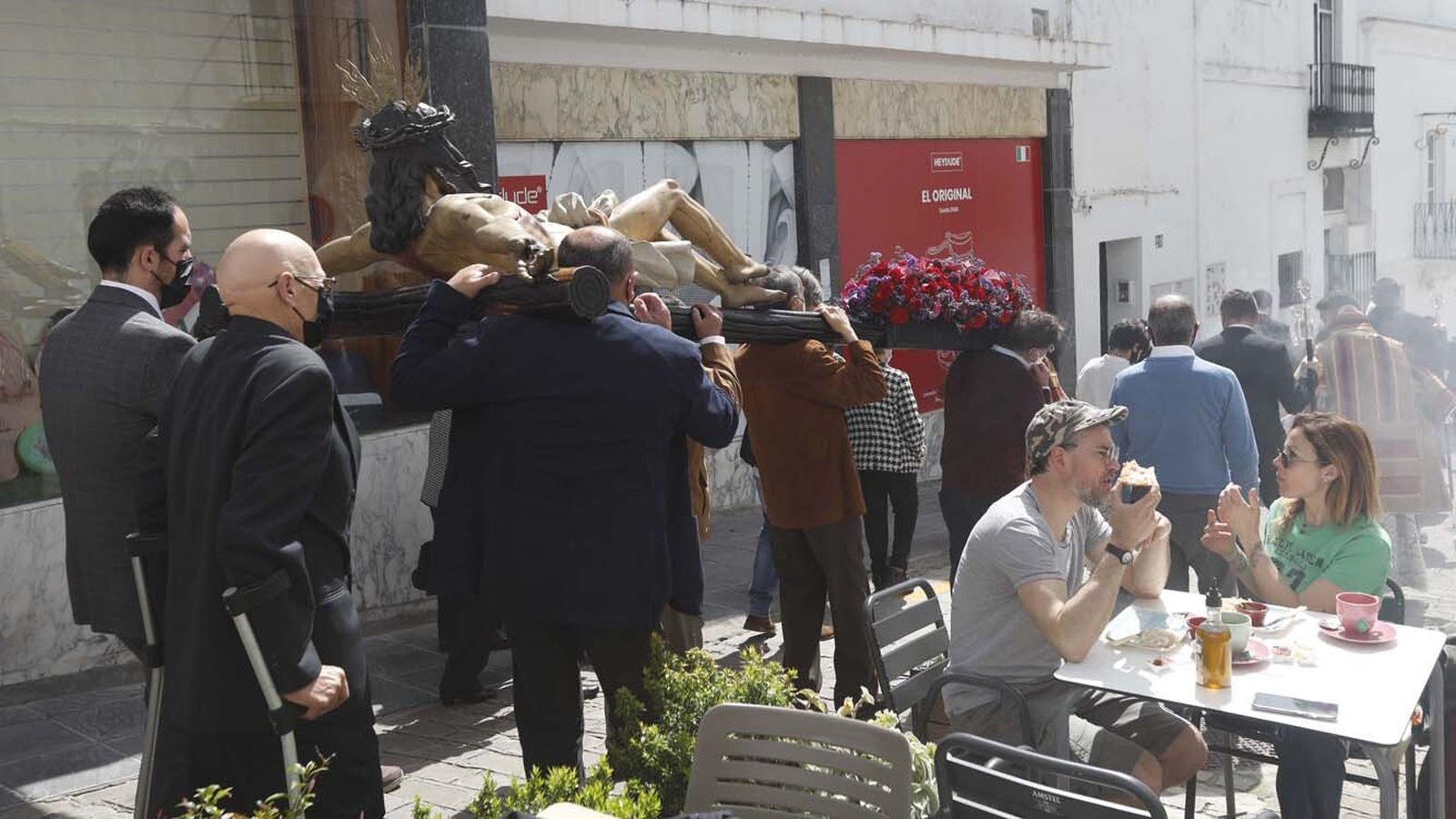 Las imágenes del Viernes Santo en Tarifa: Siete Palabras