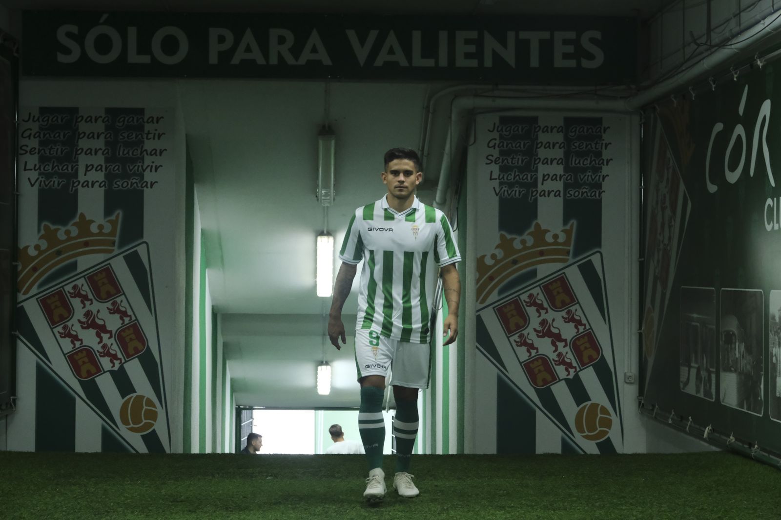 La presentación de Kuki Zalazar como jugador del Córdoba CF, en imágenes