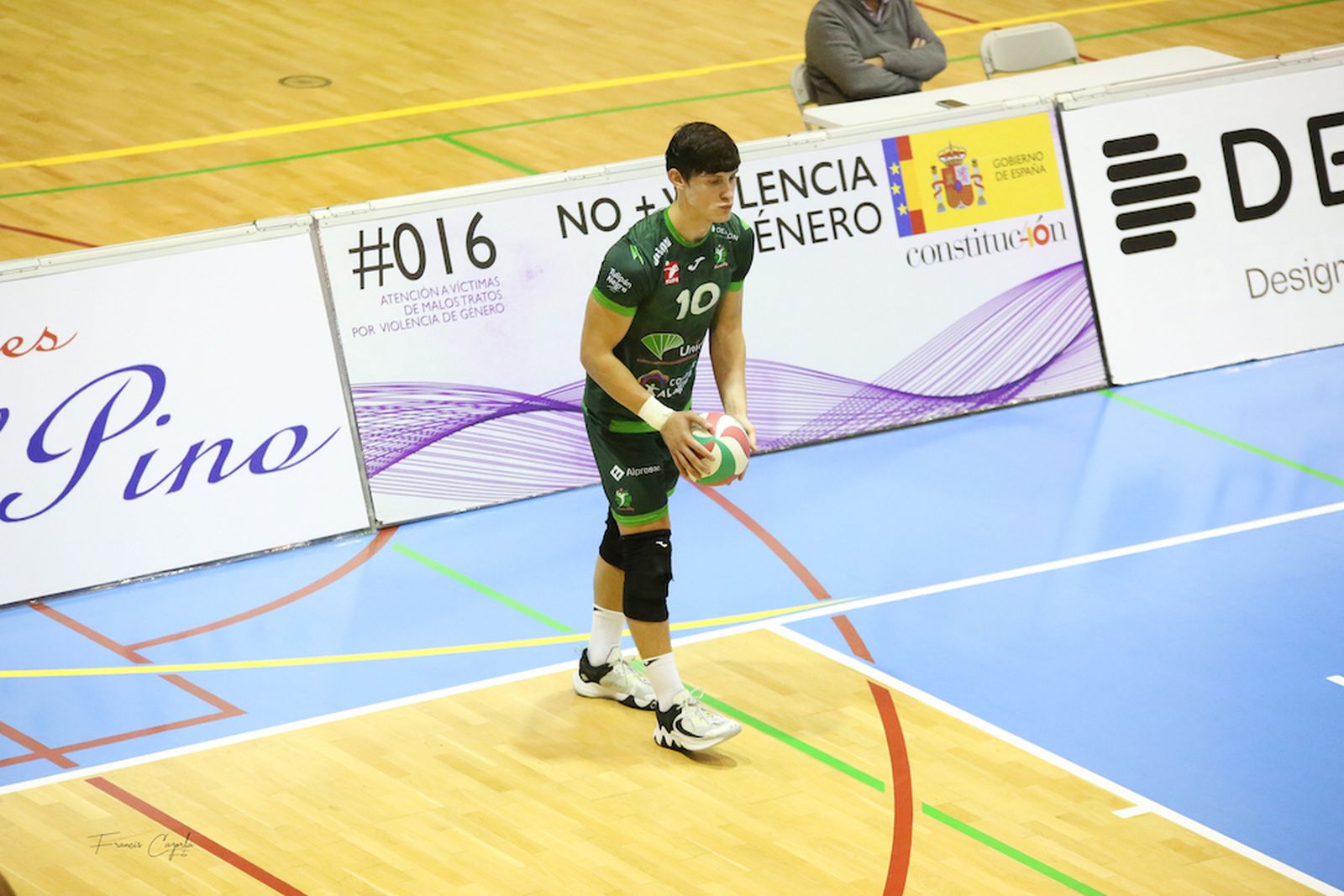 El '10' ahorrador, antes de un saque