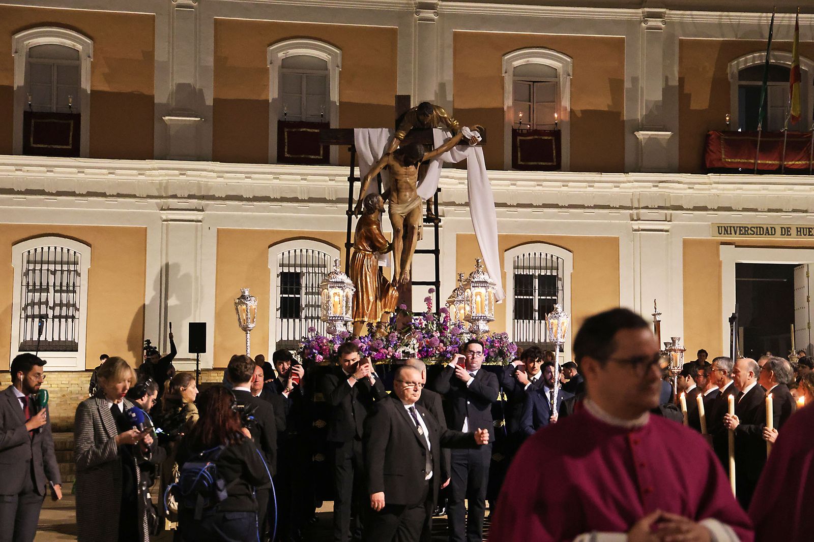 Las fotografías del Vía Crucis de las Hermandades de Huelva