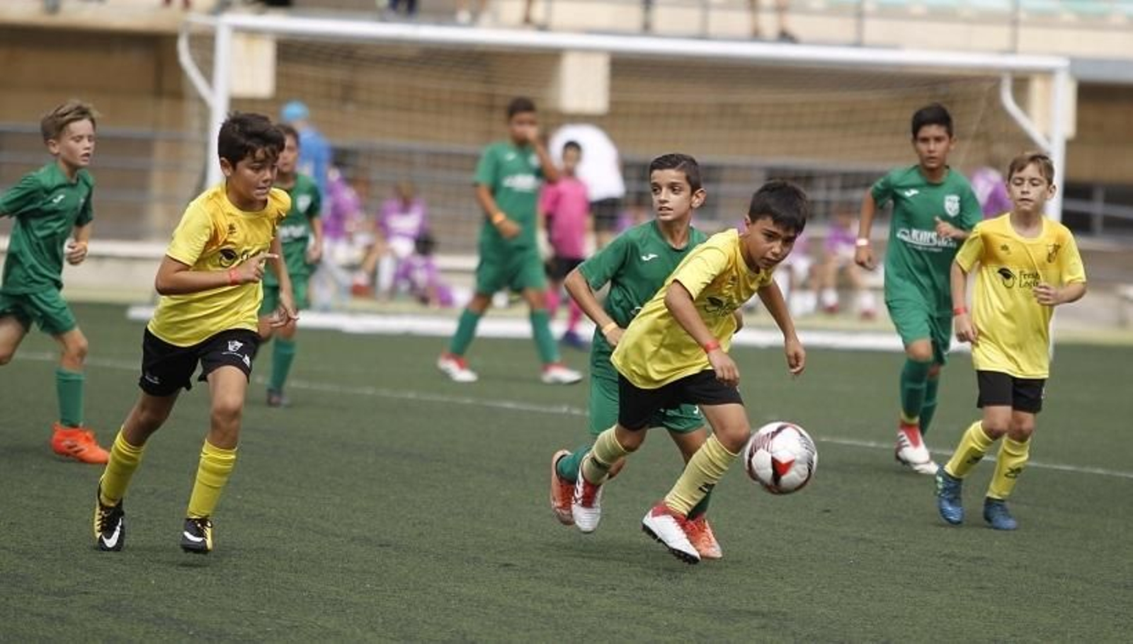 Un partido de escuelas formativas.