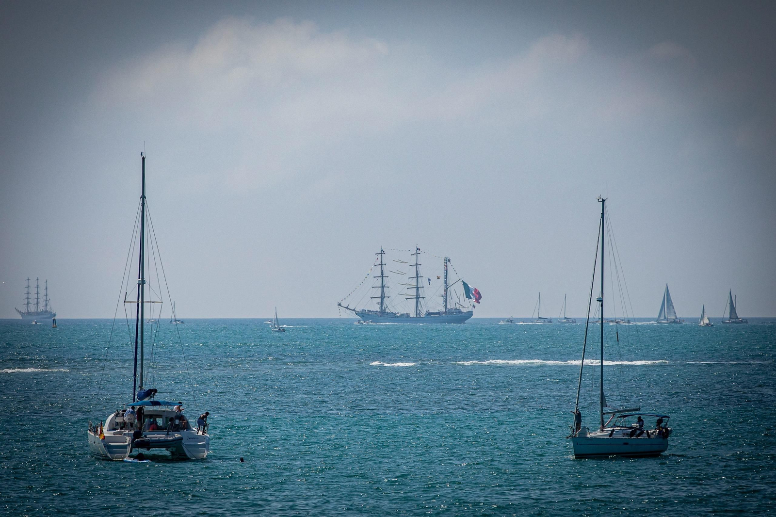 Una mirada a la despedida de Cádiz a la Gran Regata