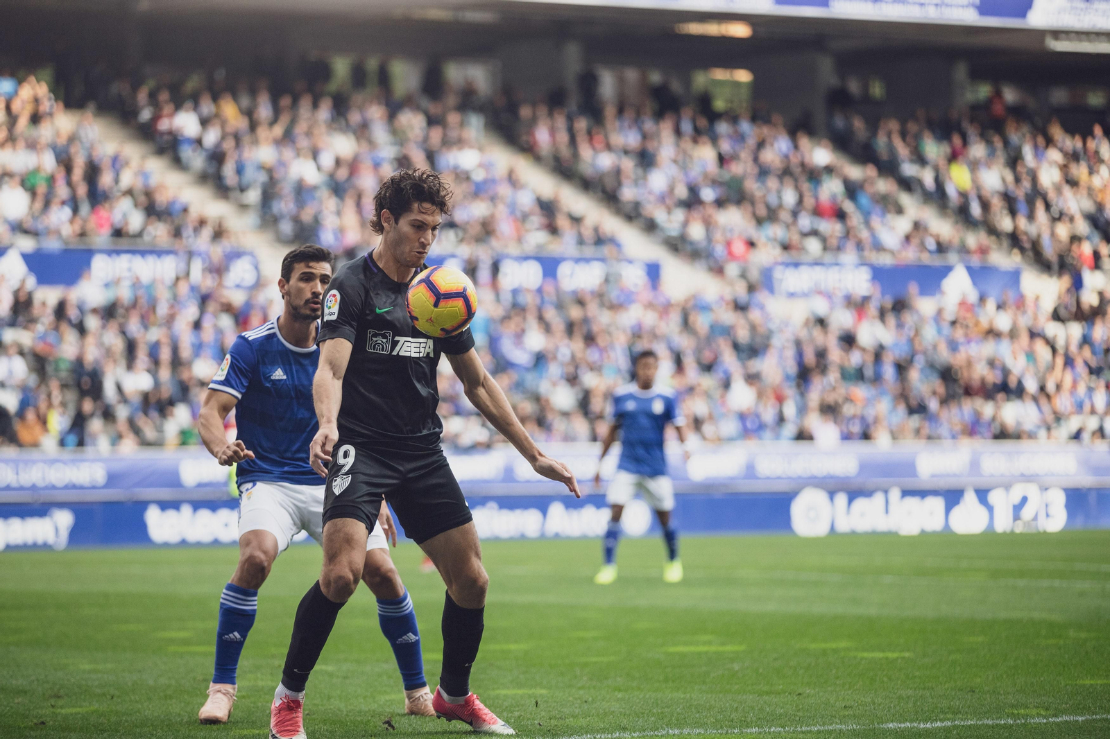 Blanco Leschuk, en el Oviedo-Málaga CF.