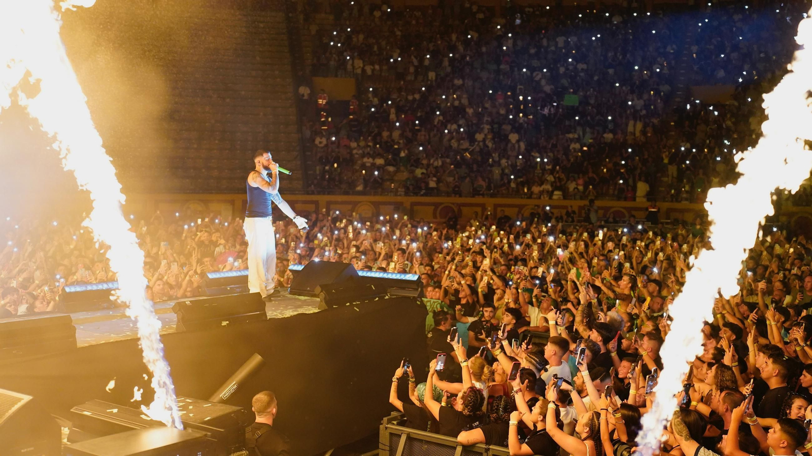 El concierto de JC Reyes en el Cabaret Festival de Algeciras, en imágenes