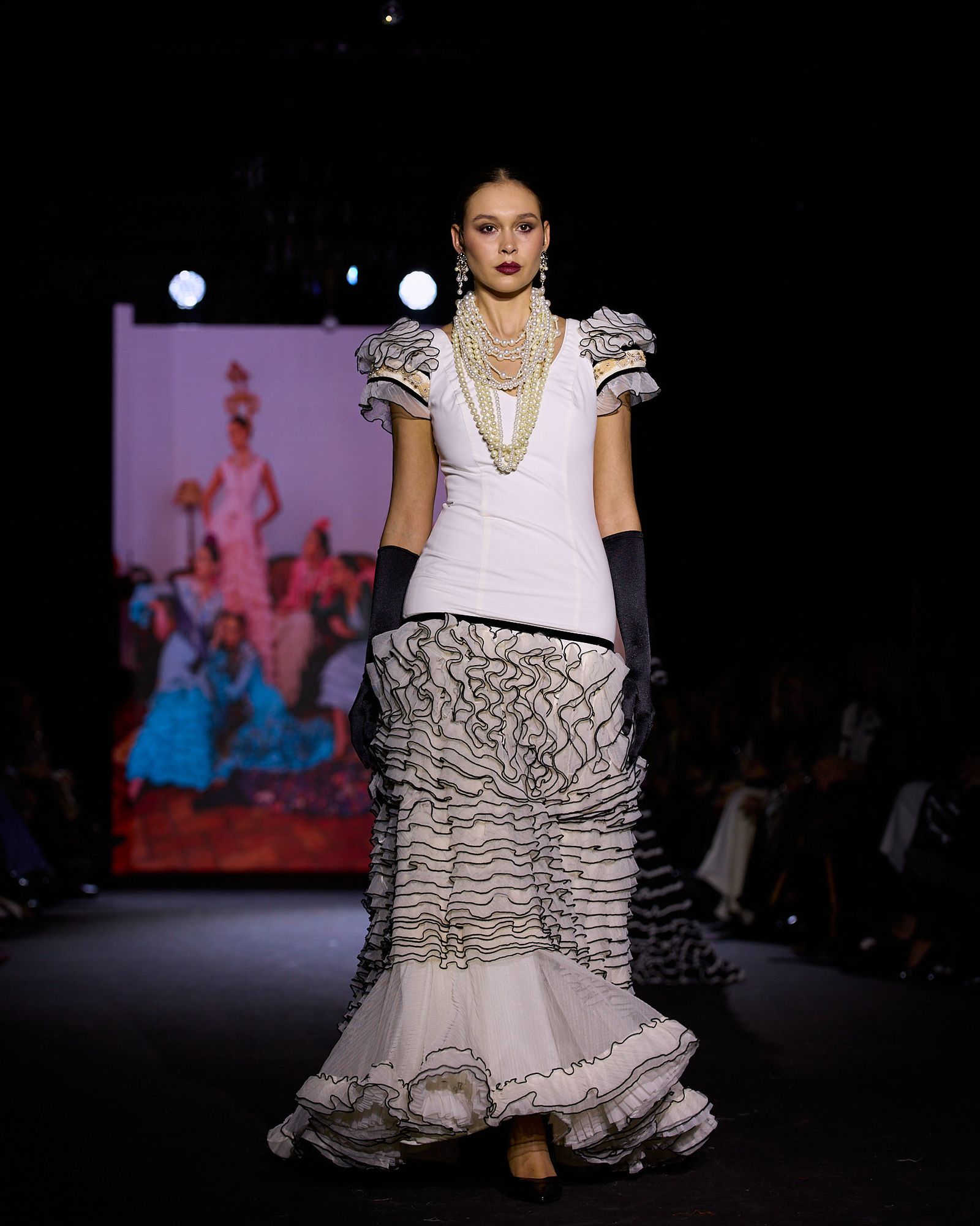 El desfile de flamenca Pol Núñez en We Love Flamenco 2026, todas las fotos