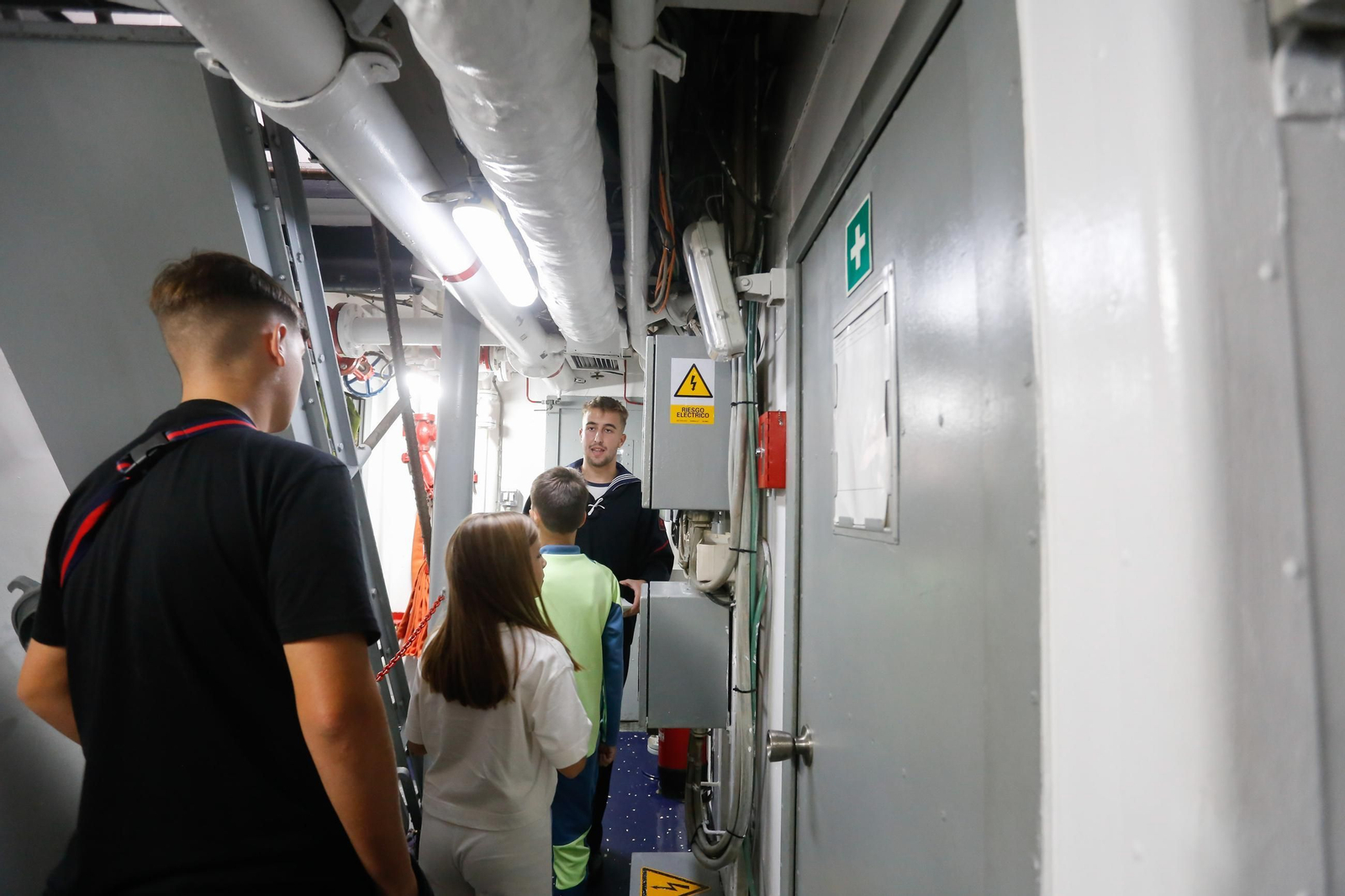 Fotos de la jornada de puertas abiertas del patrullero 'Vigía' en el Puerto de Algeciras