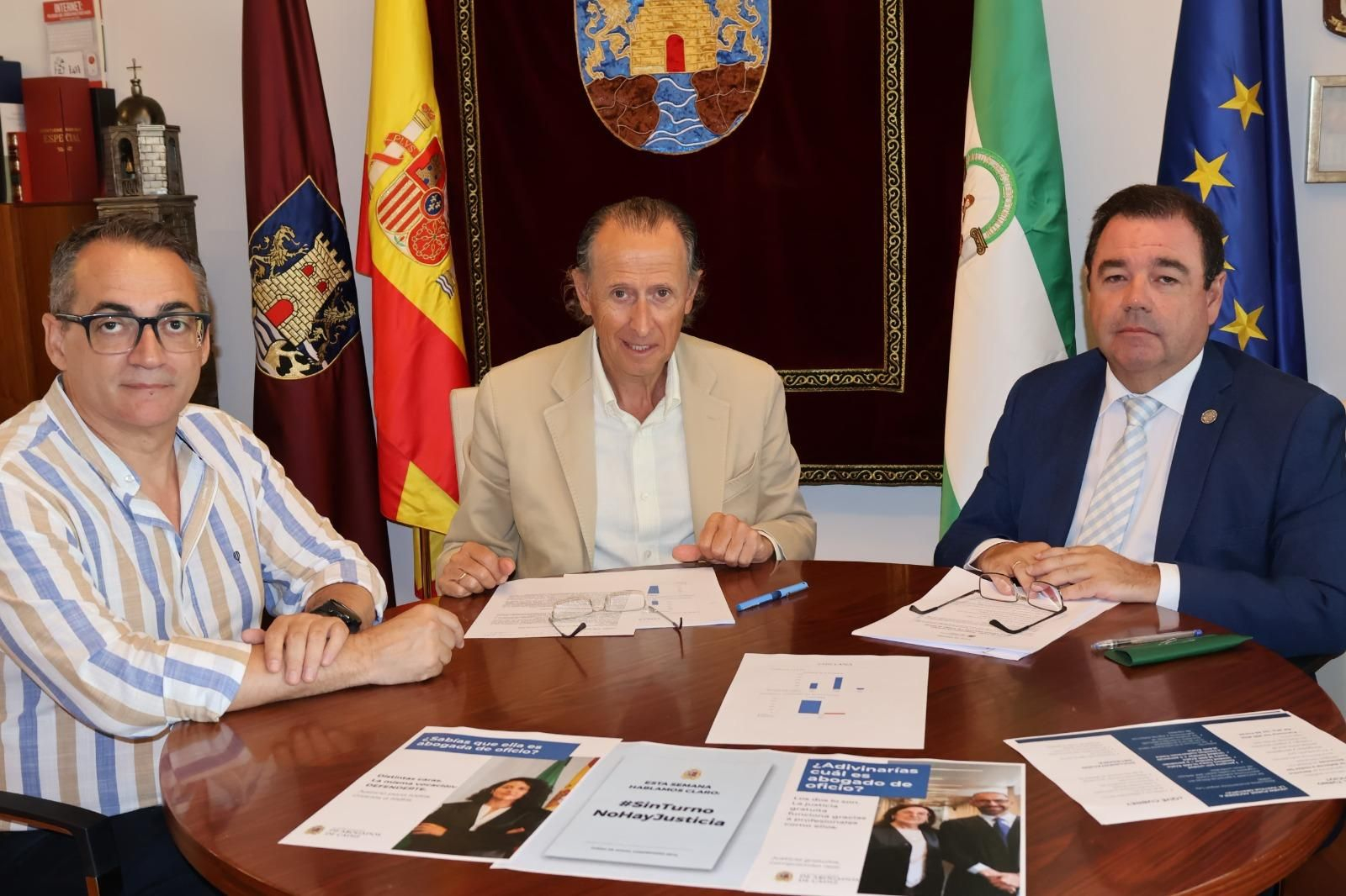 Un momento de la firma de este acuerdo.