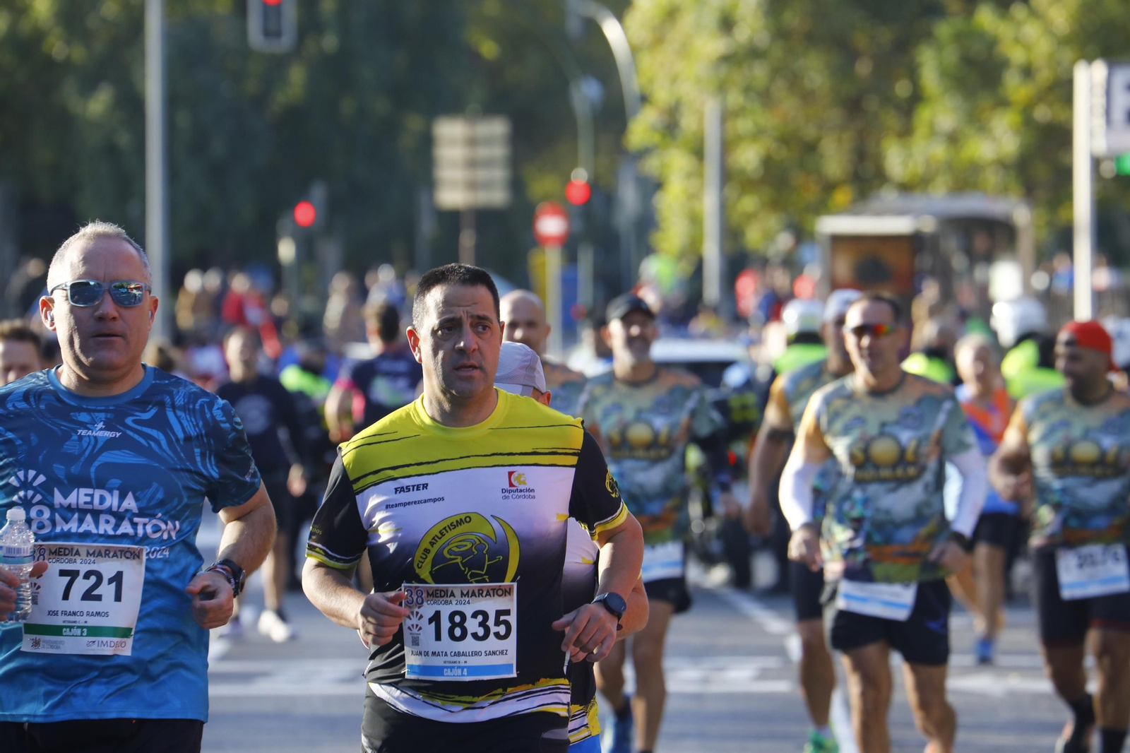 Las mejores fotos de la salida de la Media Maratón de Córdoba 2024