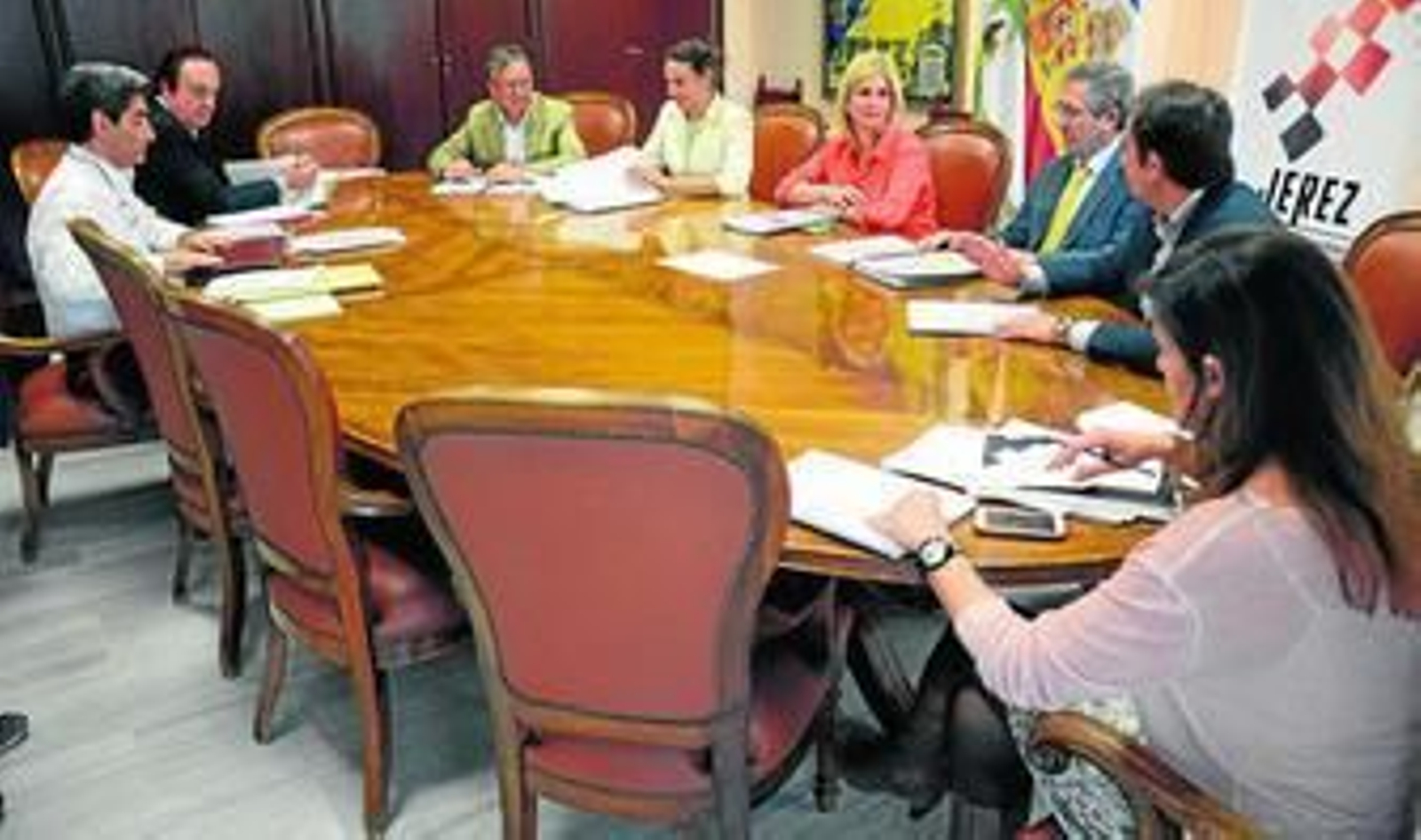 Un momento del encuentro celebrado ayer en el Ayuntamiento. Un momento del encuentro celebrado ayer en el Ayuntamiento.