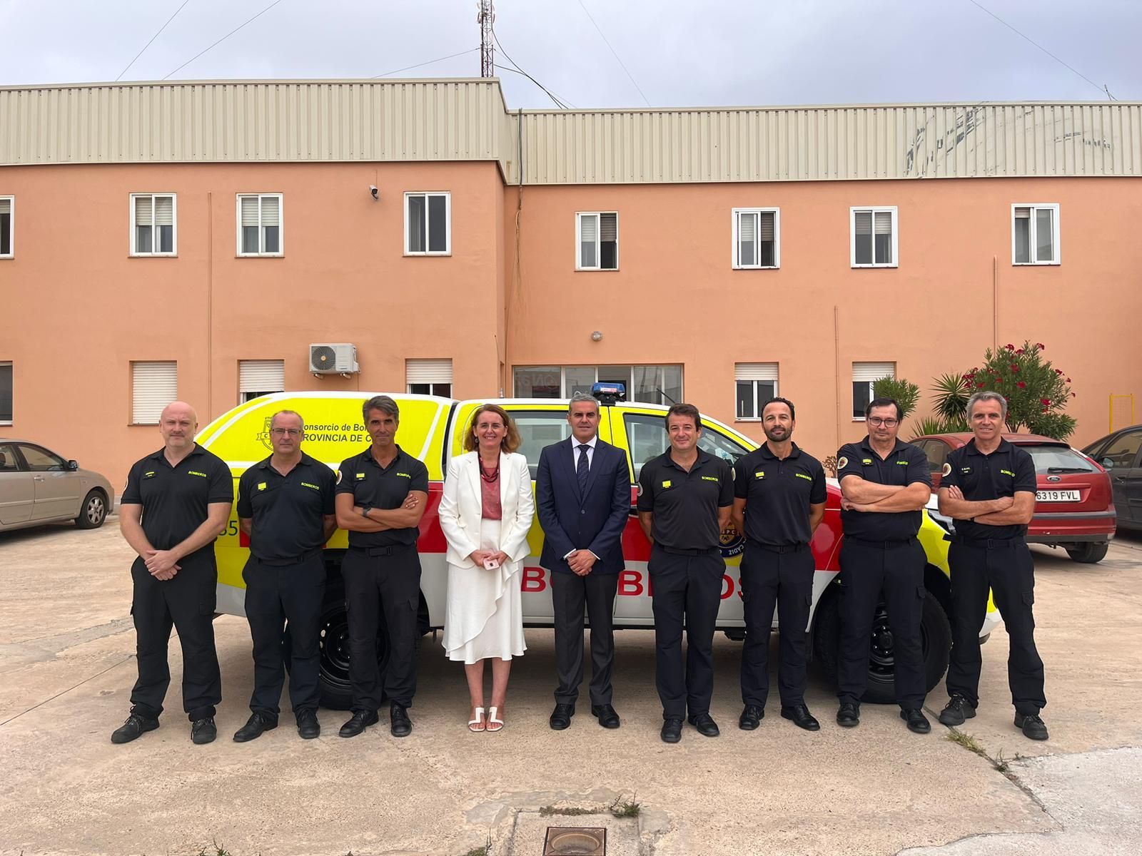 Visita de Aurora Salvador al Parque de Bomberos de Puerto Real