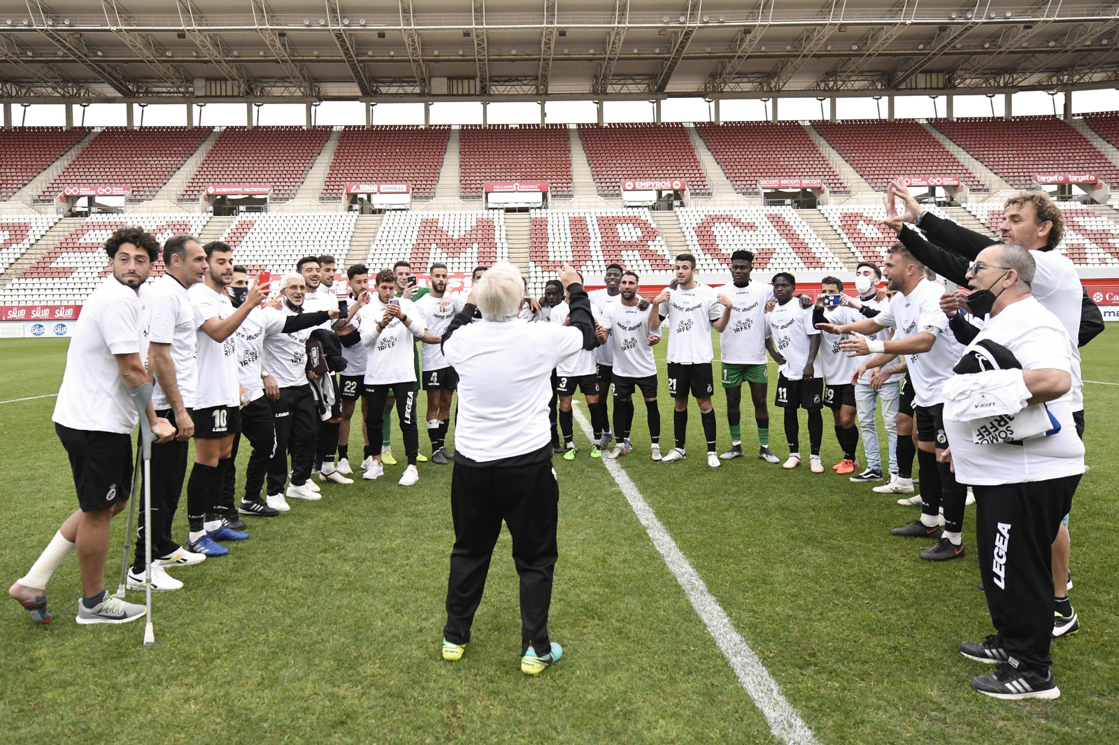 Fotos de la celebración del ascenso de la Balona a Primera RFEF