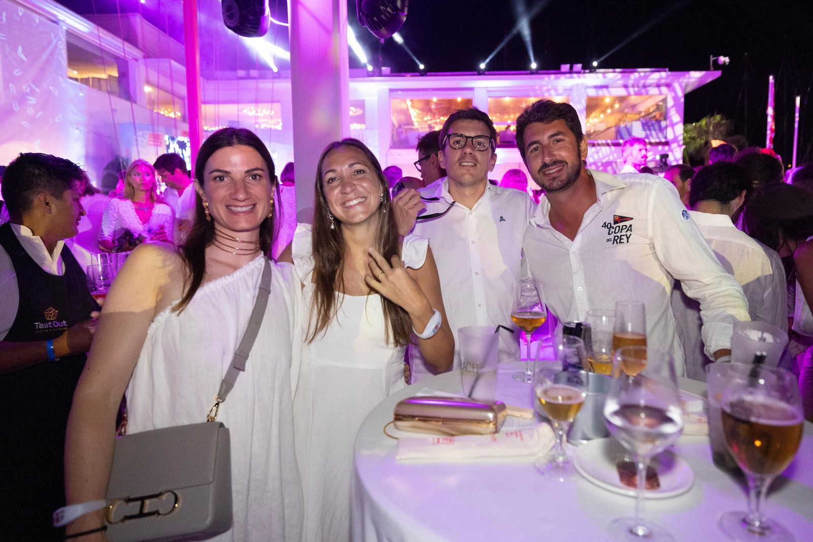 Búscate en el Cóctel de Blanco de la Copa del Rey Mapfre de vela