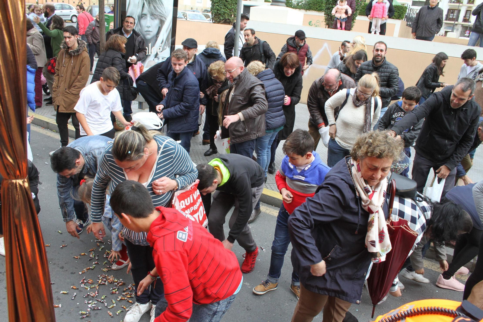 Cabalgata de los Reyes Magos 2018: Melchor, Gaspar y Baltazar adelantan su salida para llenar de ilusión las calles de Huelva