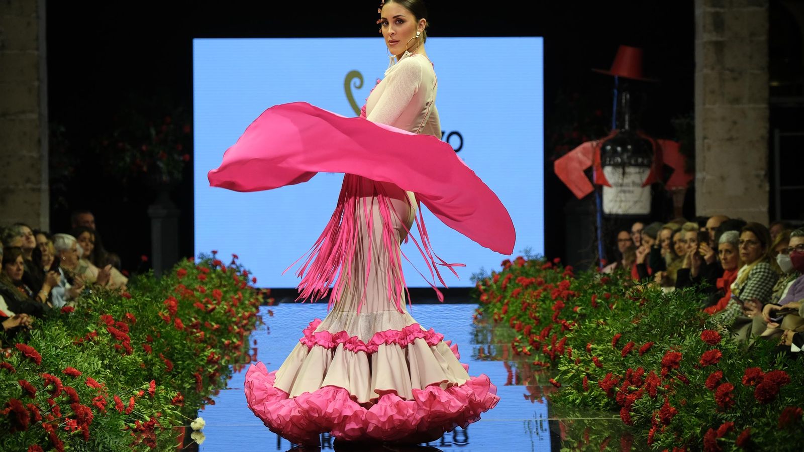 Desfile de Flor de Cerezo en la Pasarela Flamenca Jerez Tío Pepe 2023