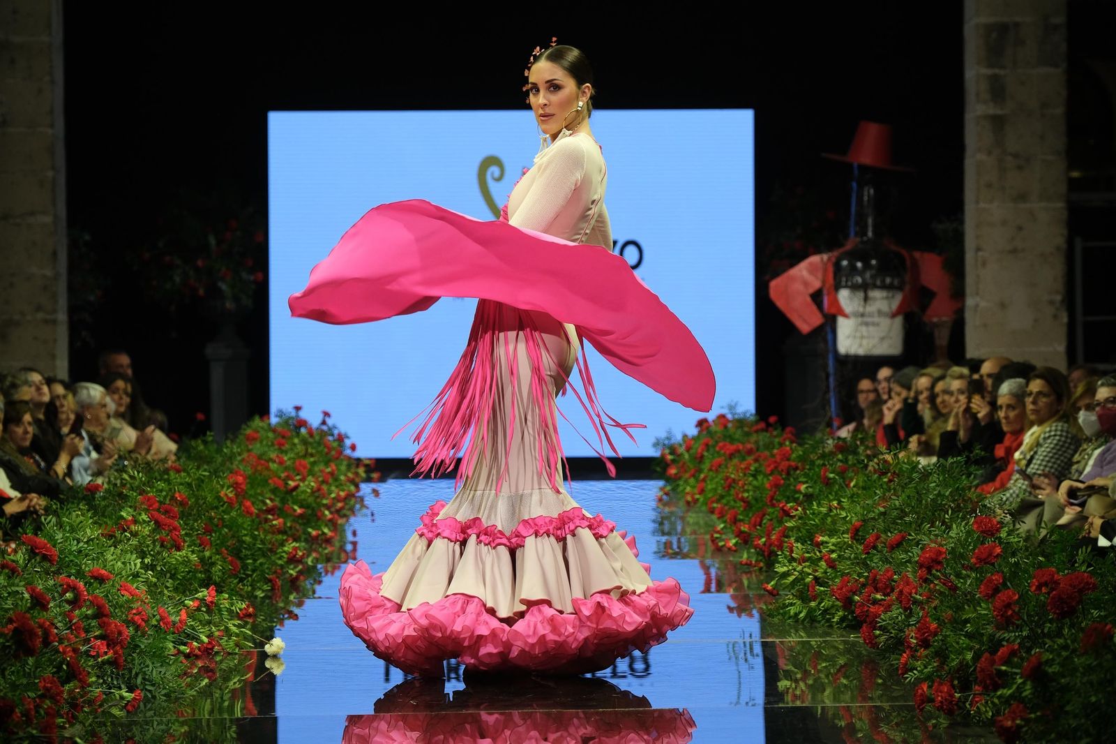 Desfile de Flor de Cerezo en la Pasarela Flamenca Jerez Tío Pepe 2023