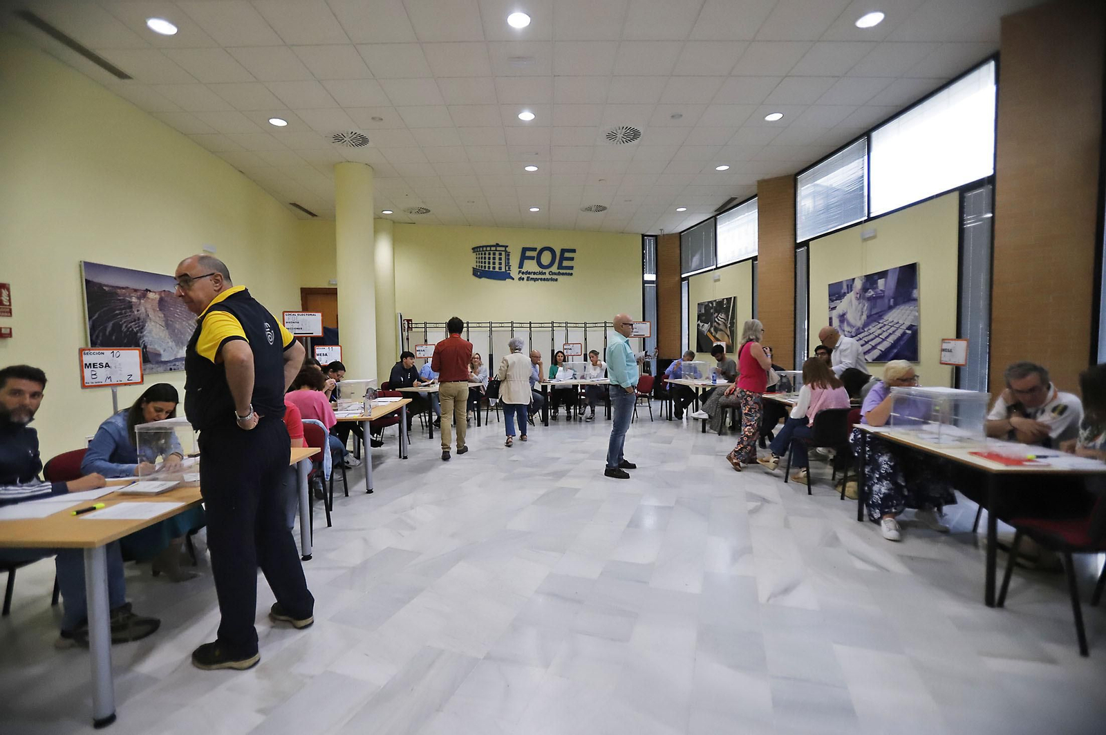 Elecciones 2023: Imágenes del inicio de la jornada electoral en Huelva