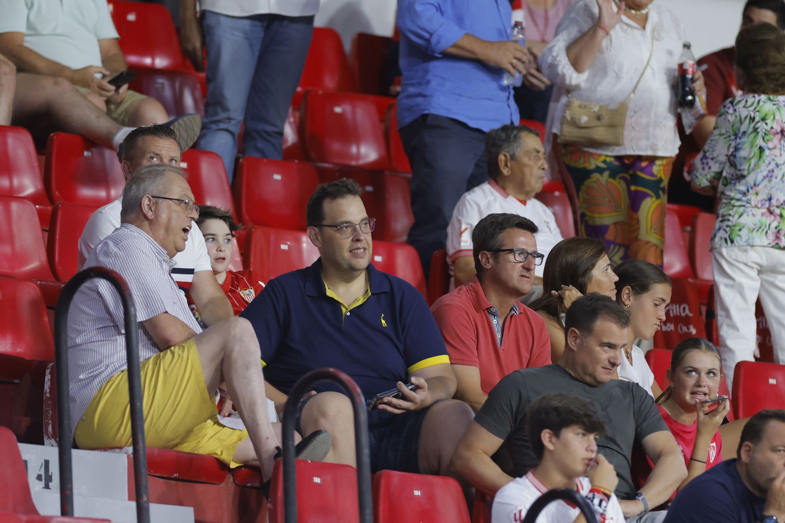 Búscate en las fotos del Sevilla fc-Girona