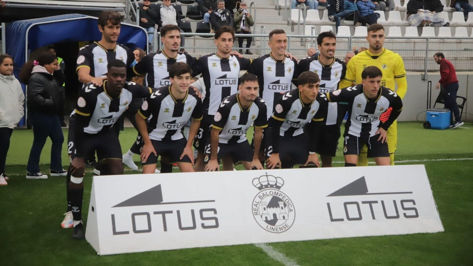 Once inicial de la Balona en su partido con el Dos Hermanas