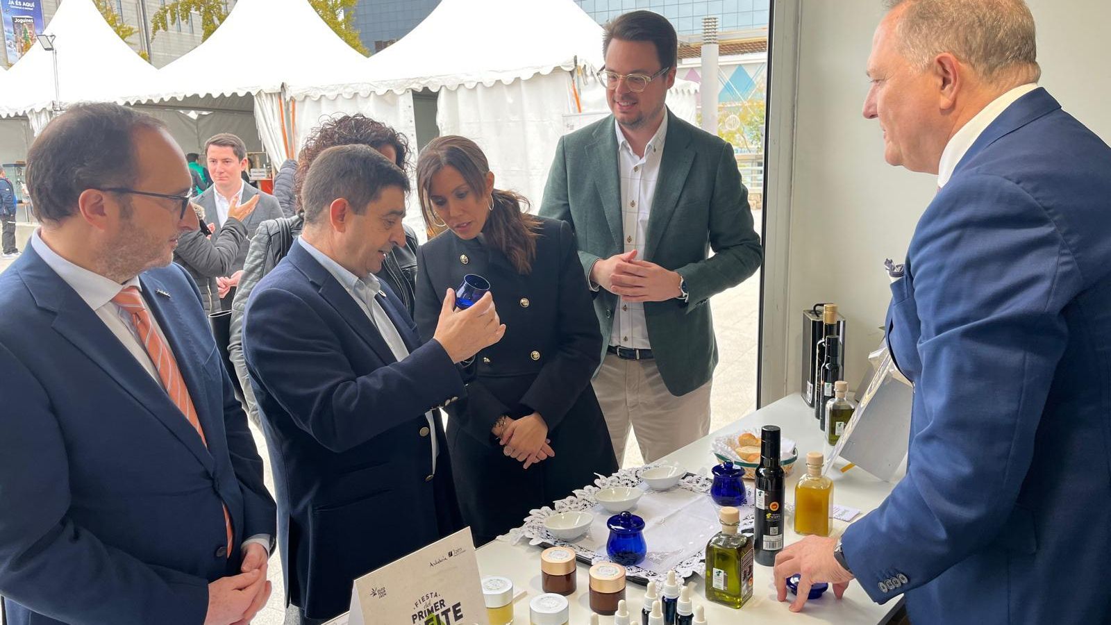 Cata en la inuguración de la Fiesta Primer Aceite Jaén en Sabadell.