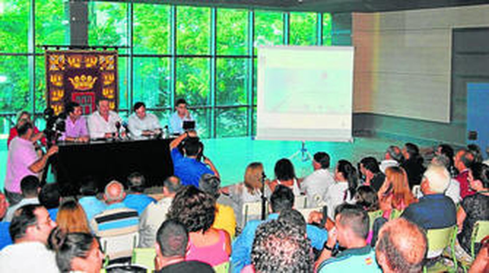 Una imagen de la presentación del nuevo proyecto de la piscina cubierta en Arcos.
