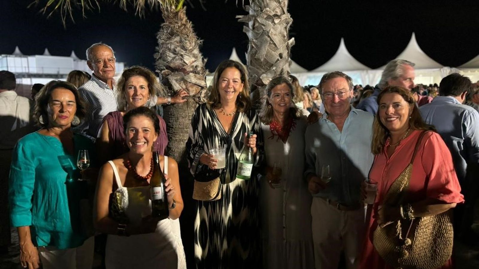 Pili, Paloma y Carmen Barbadillo, Emilio Asencio, Sandra López de Carrizosa, Ana Barbadillo, Paco Pérez  y Blanca Berrocal  en el palco de la familia Barbadillo.