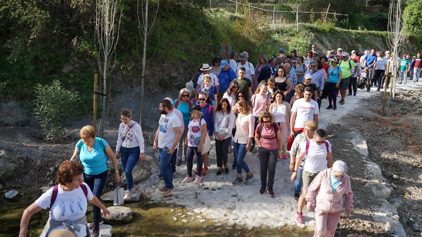 Primeros ciudadanos que disfrutaron de la ruta.