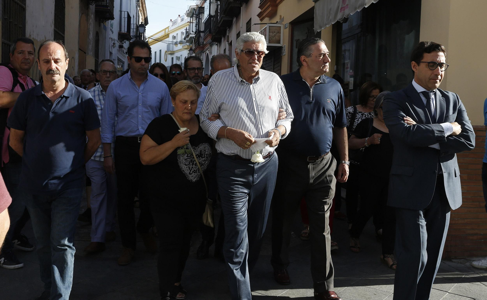 Utrera despide a Reyes en un multitudinario funeral.