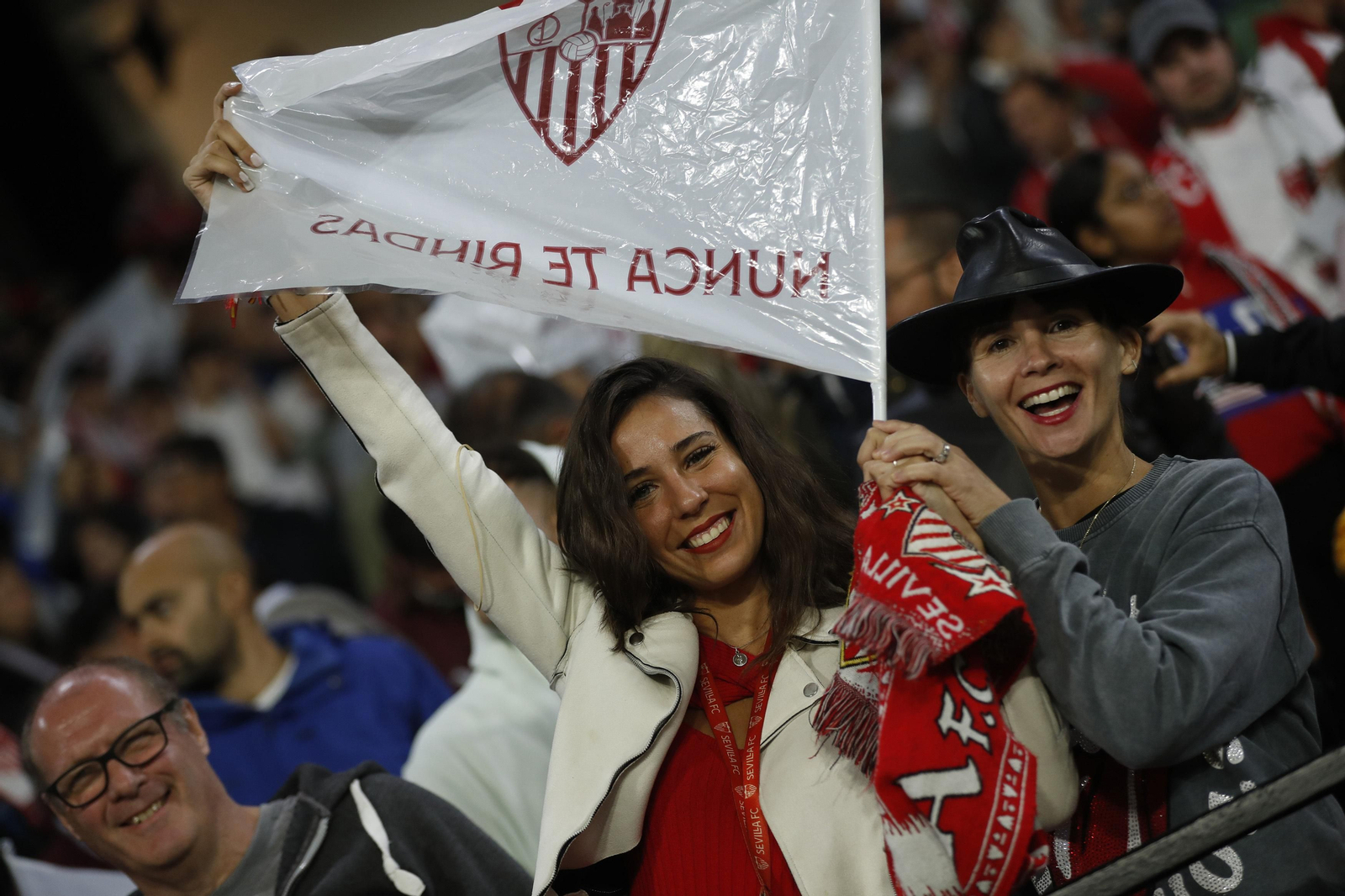 Búscate en las fotos del Sevilla-Arsenal