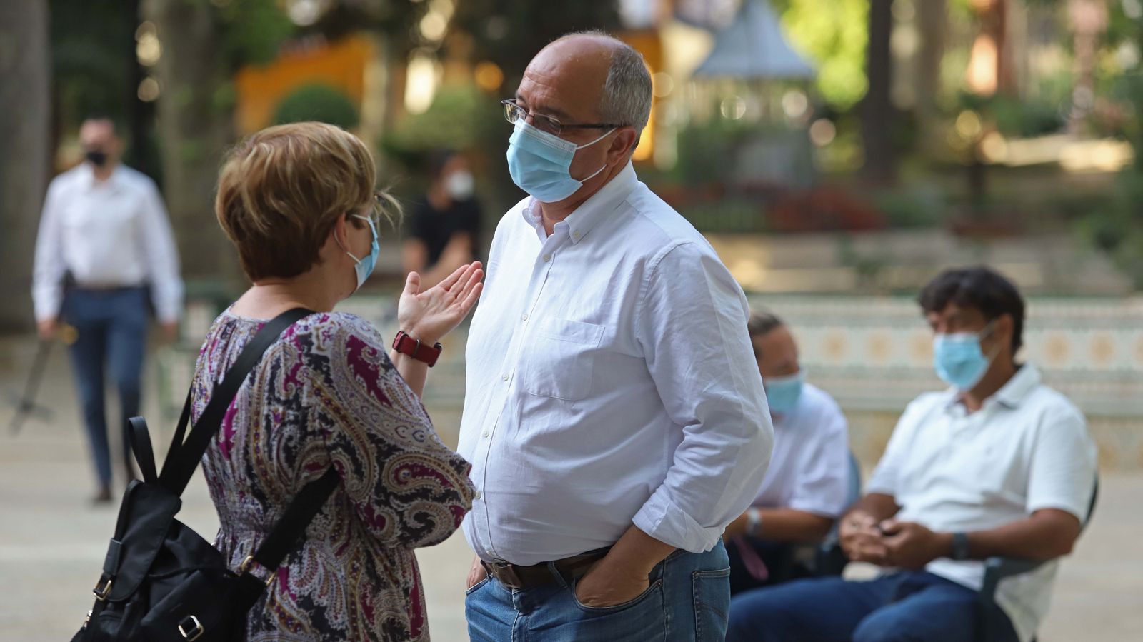 Fotos de Juan Espadas con simpatizantes del Psoe en Algeciras
