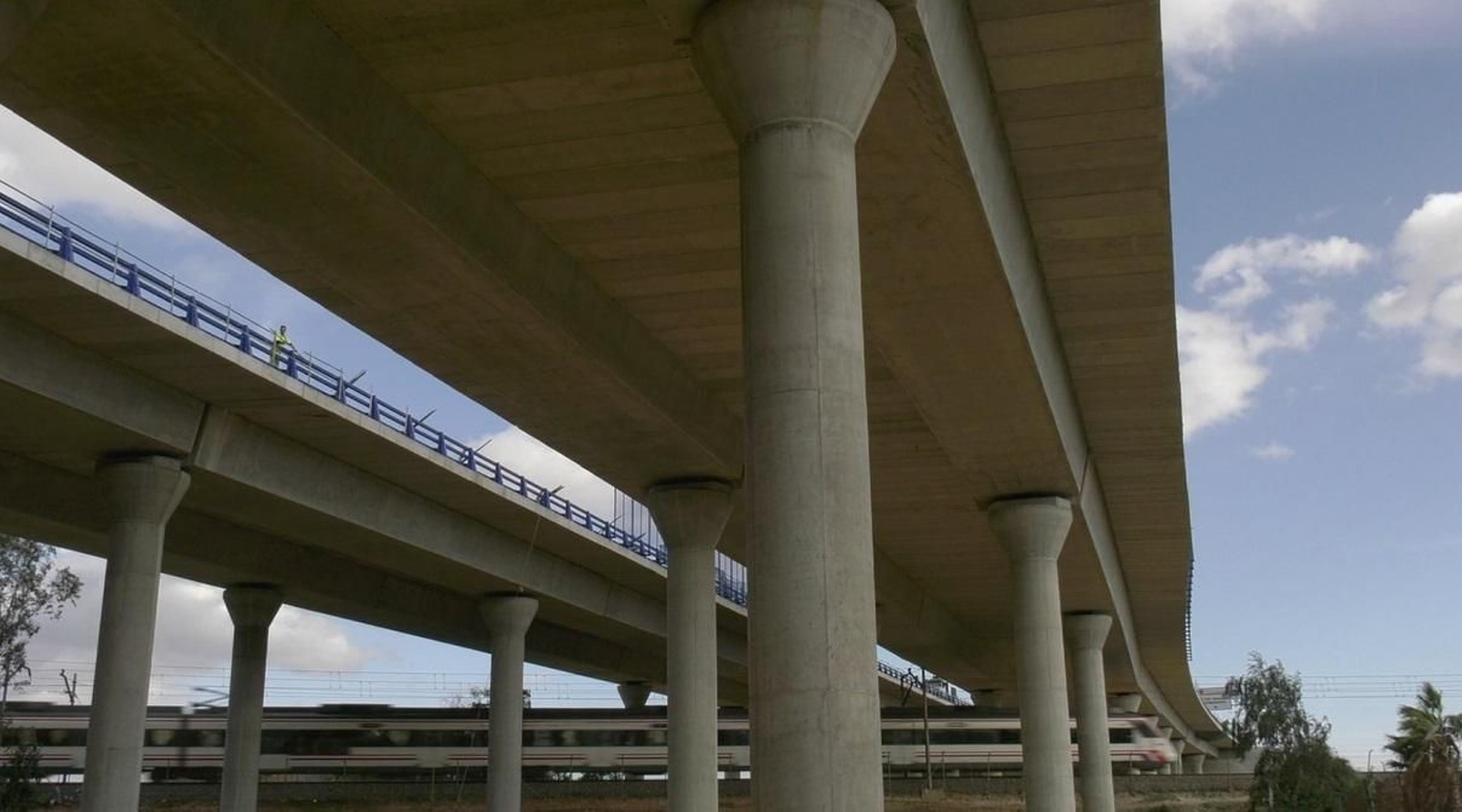 Los ingenieros de caminos ven factible acabar la SE-40 en 2030 si se dan dos condiciones
