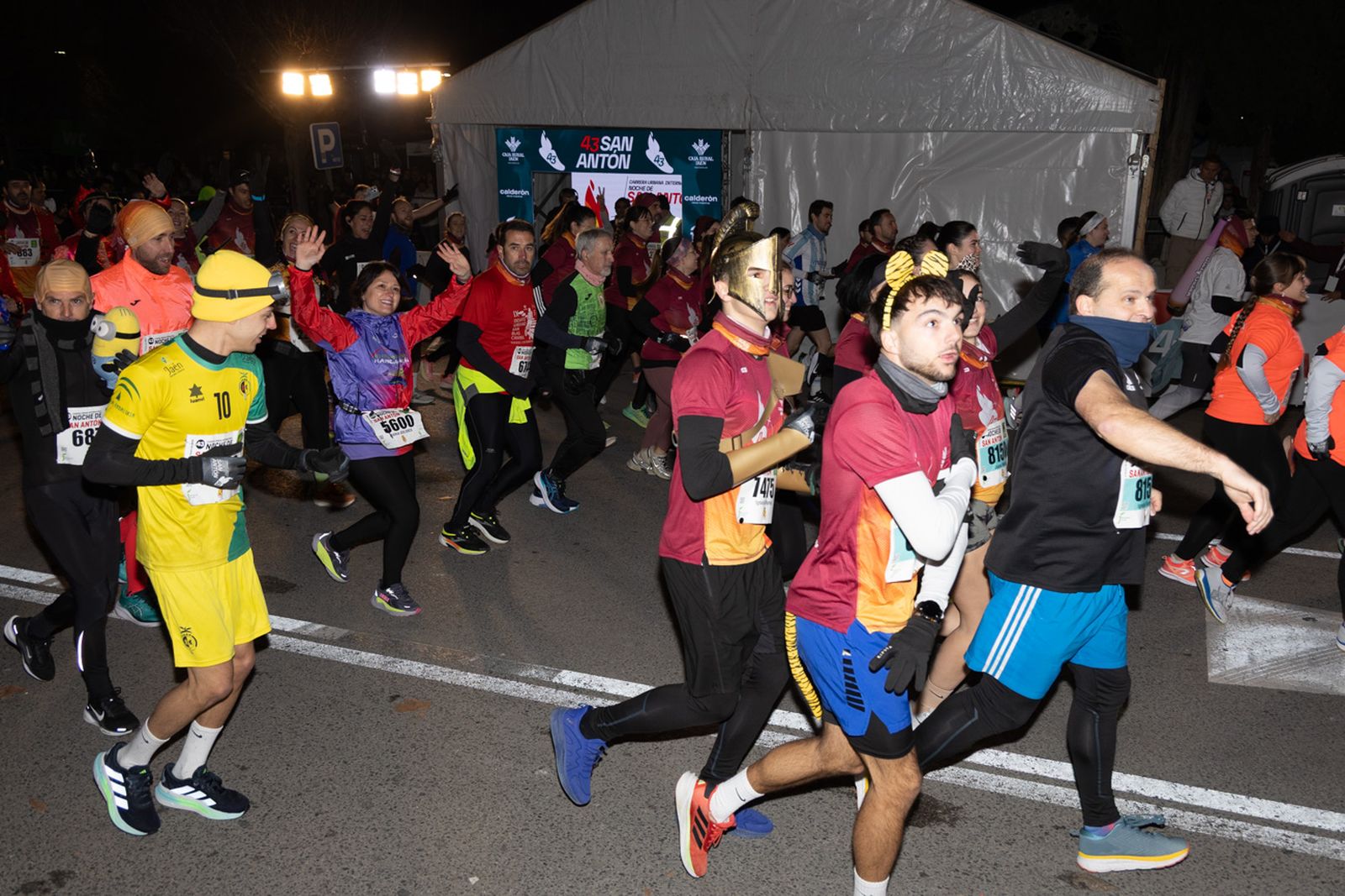 Encuéntrate en la salida de la Carrera de San Antón 2026, en imágenes (3)