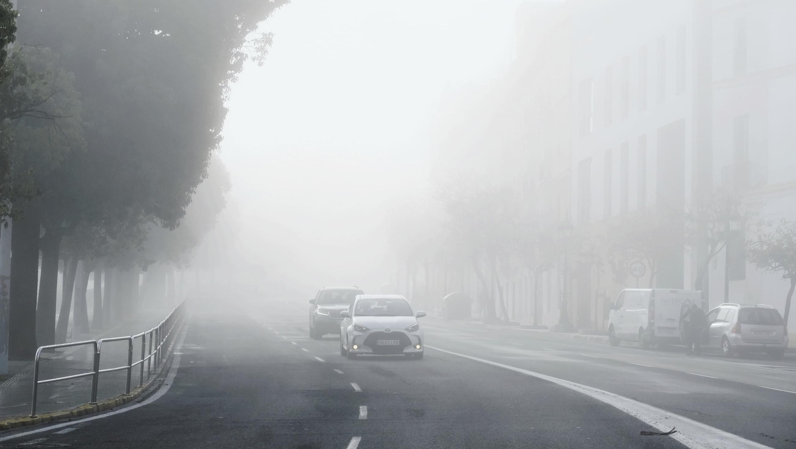 La niebla invade Cádiz
