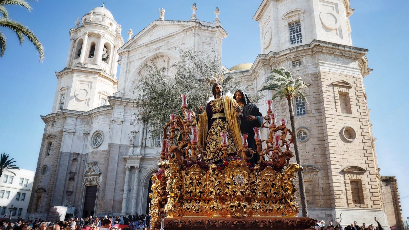 Las imágenes del traslado de Prendimiento desde la Catedral en la Semana Santa de Cádiz 2025 Las imágenes del traslado de Prendimiento desde la Catedral en la Semana Santa de Cádiz 2025
