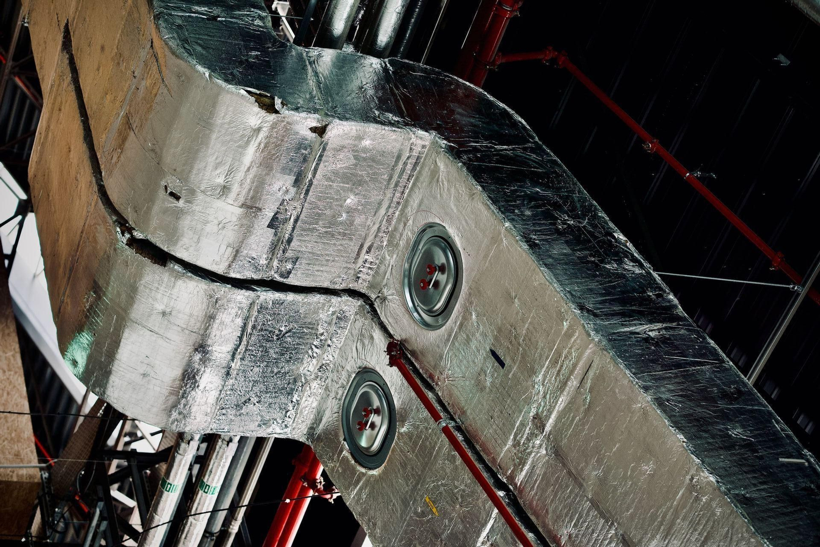 Aplicaciones sorprendentes del papel de aluminio en la industria y en el hogar