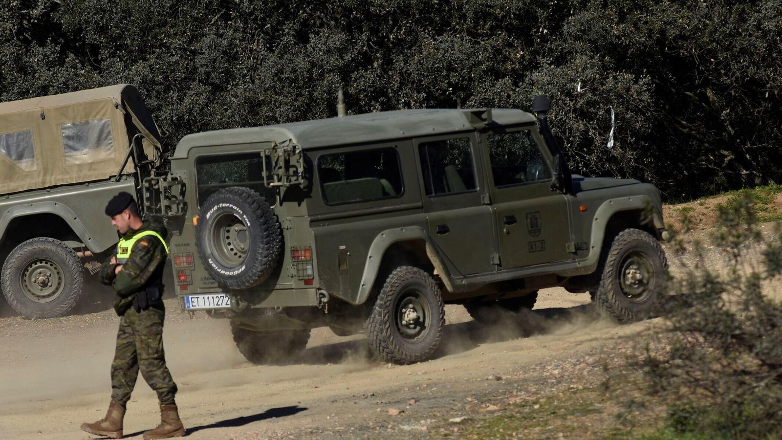 Militares en la base de Cerro Muriano esta mañana.