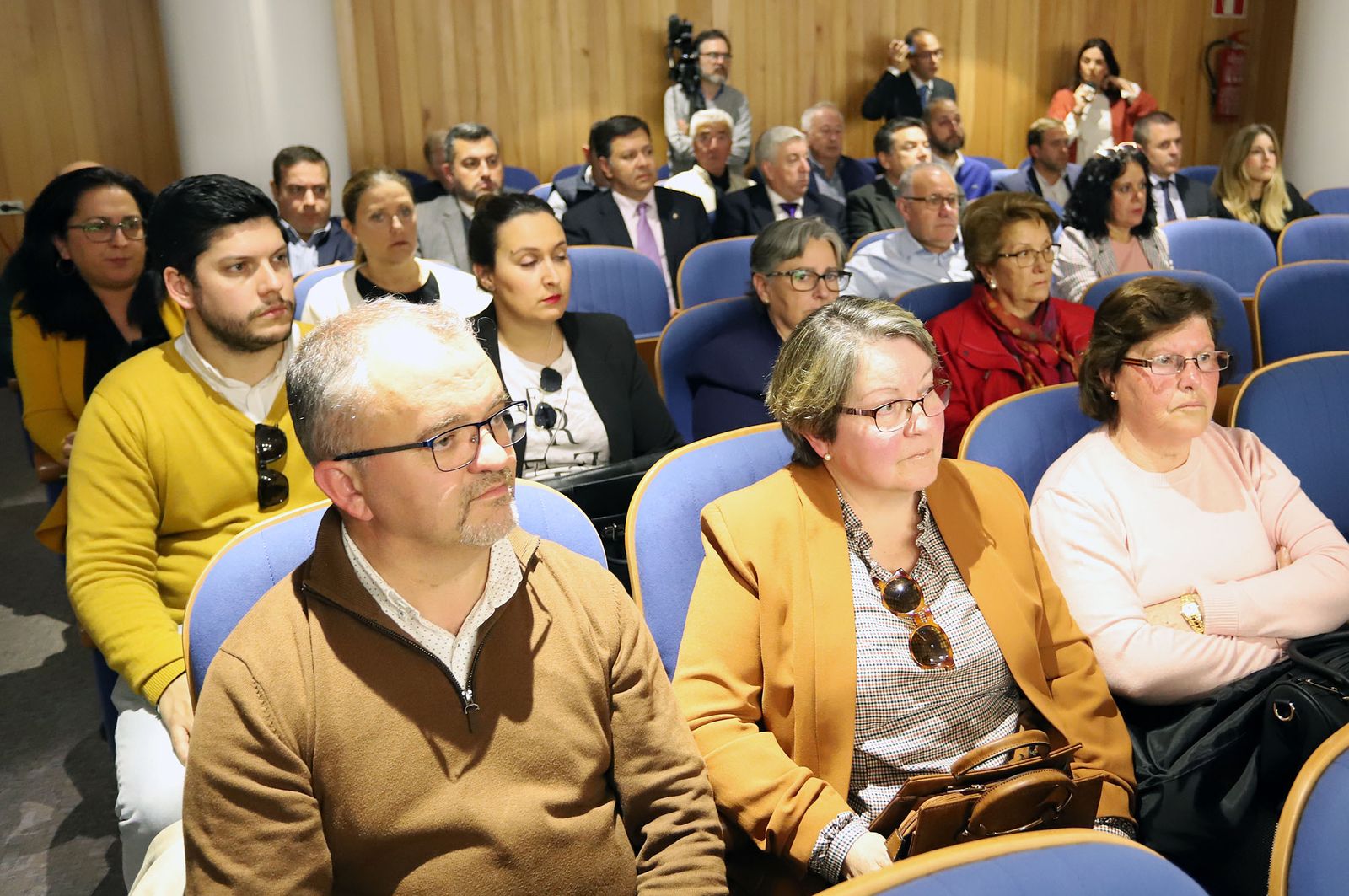 Imágenes de la presentación de la Guía de Semana Santa de Huelva Información