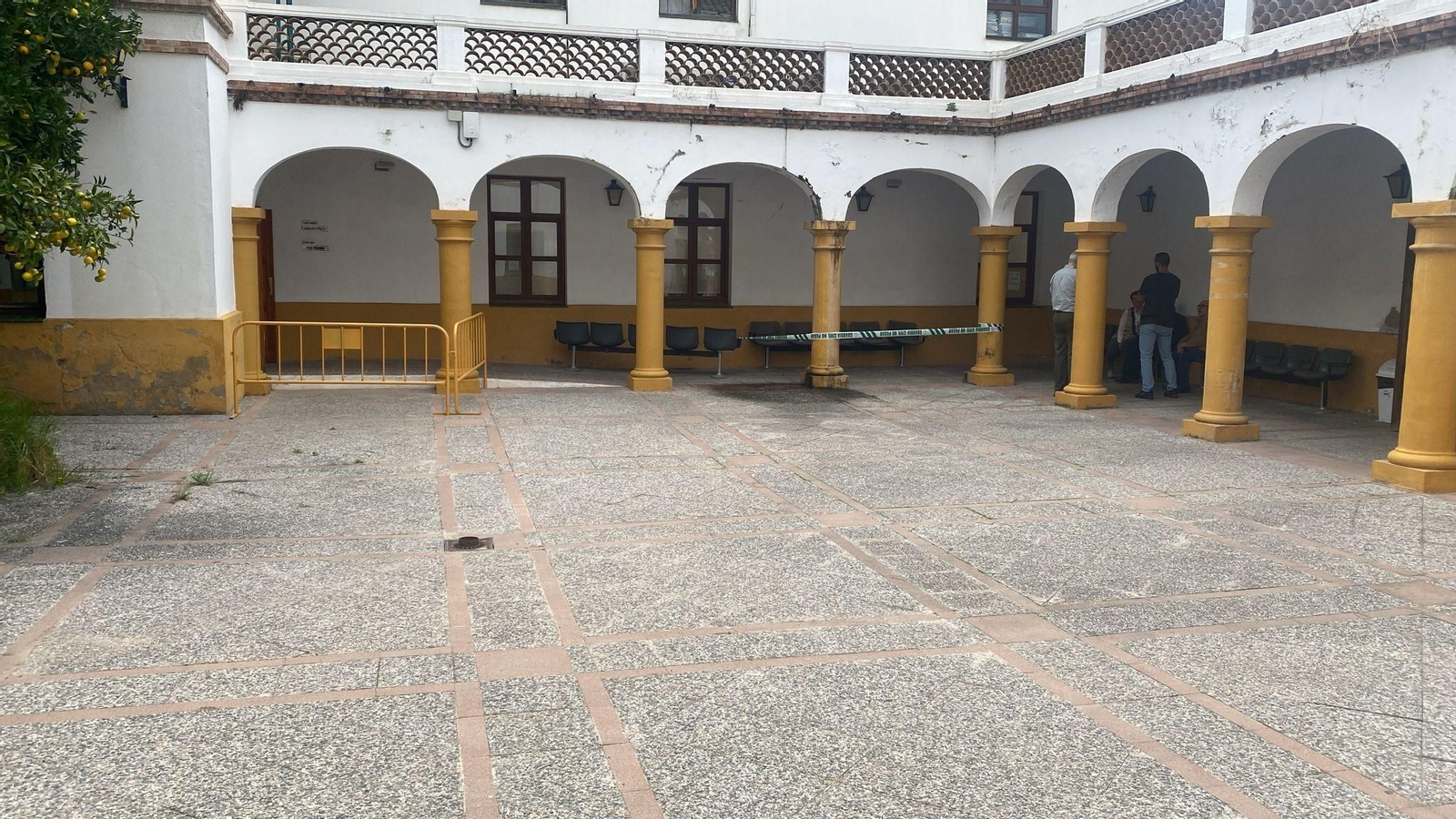 Fotos de los desperfectos del palacio de Marzales en Algeciras