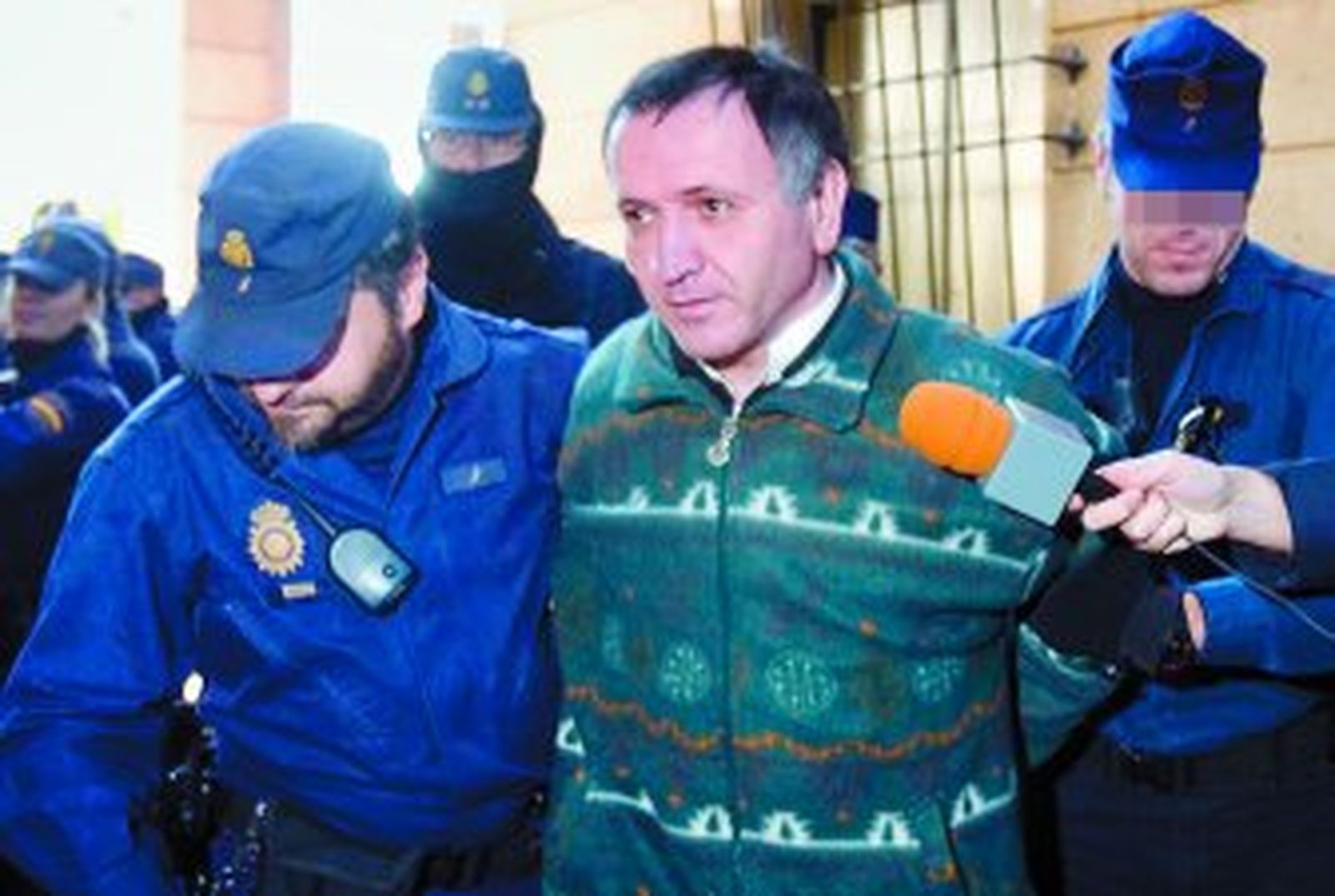 Santiago del Valle pide amparo al Congreso para seguir percibiendo la pensión