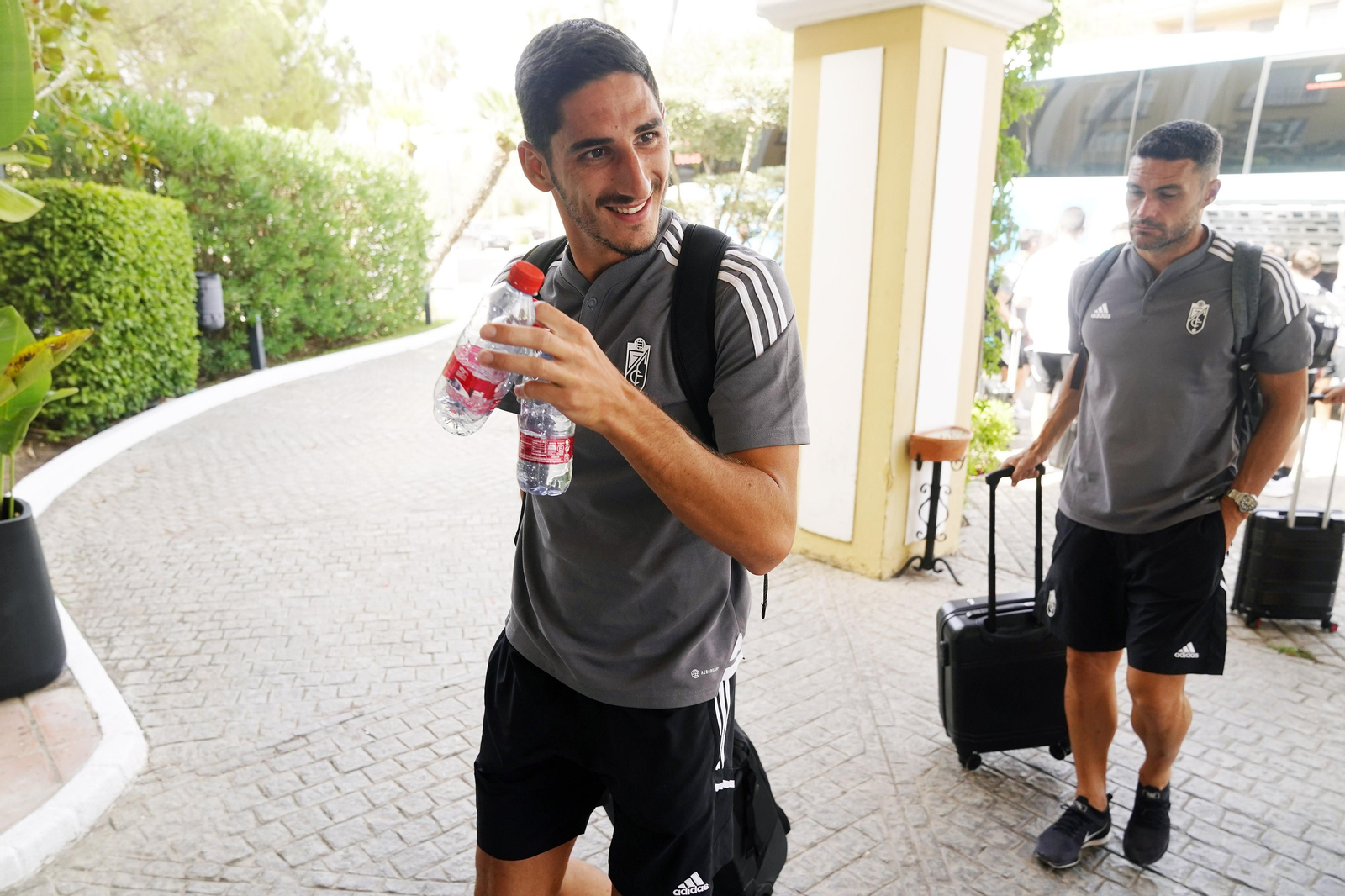 Bodiger y Jorge Molina, a su llegada a Jerez de la Frontera