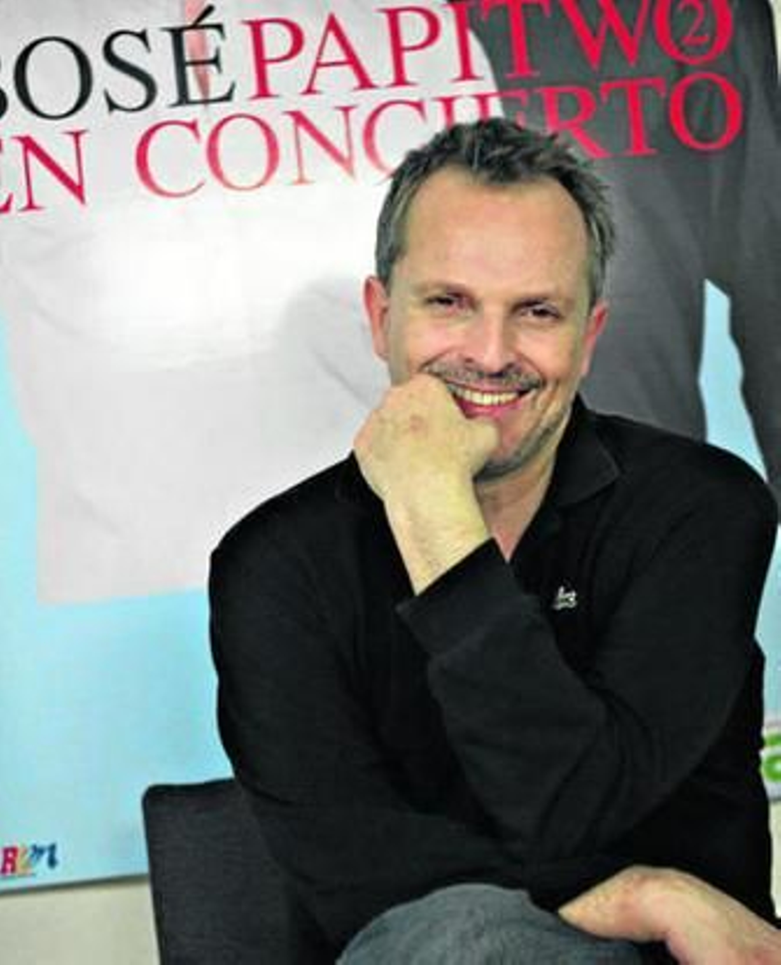 El veterano cantante ayer en Madrid en un momento de la presentación de su nueva gira 'Papitwo'.