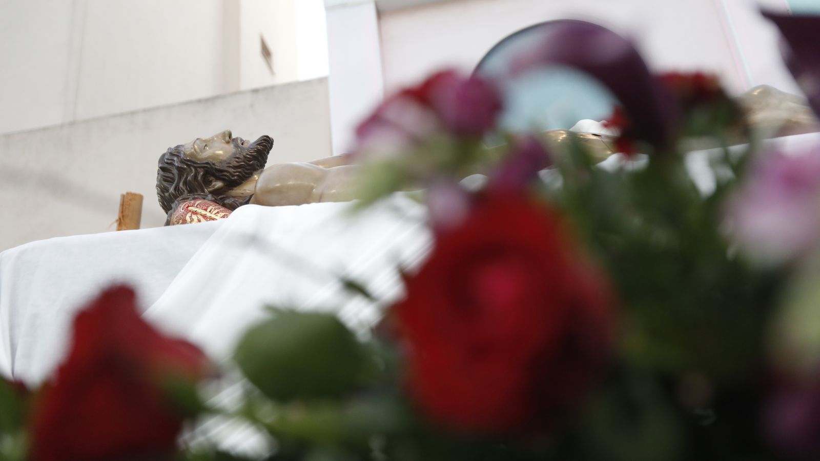 Las fotos del Viernes Santo en la Línea:  Cristo del Mar y Luz y Esperanza Nuestra, Soledad y Santo Entierro, Cristo del Amor y Misericordia y Amargura