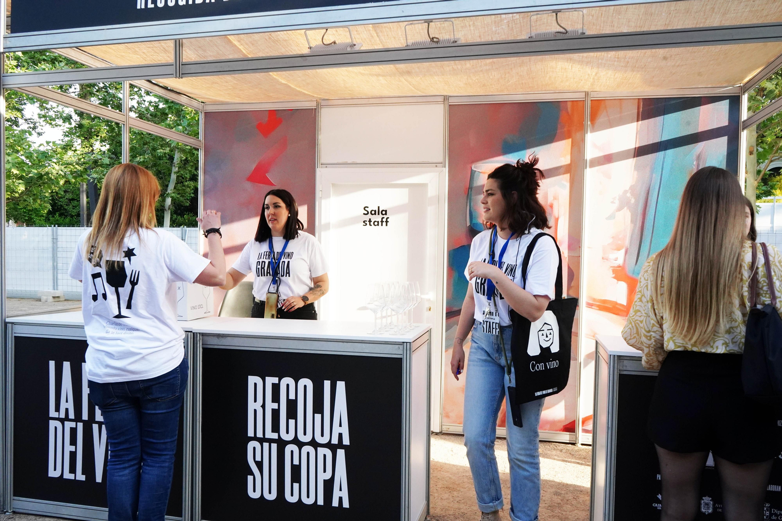 Encuéntrate en las fotos de la Feria del Vino