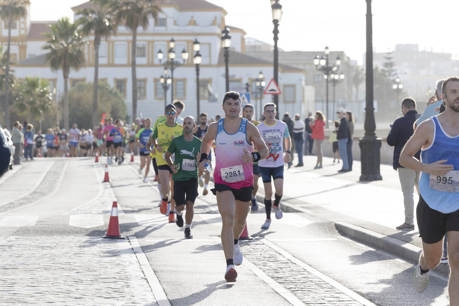 Búscate en las imágenes de la "II Media Maratón Ciudad de Cádiz"