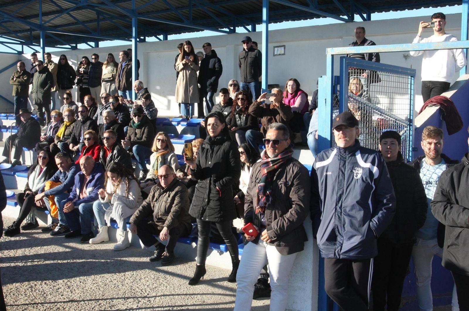 Imágenes del partido homenaje a los árbitros históricos de fútbol de Huelva
