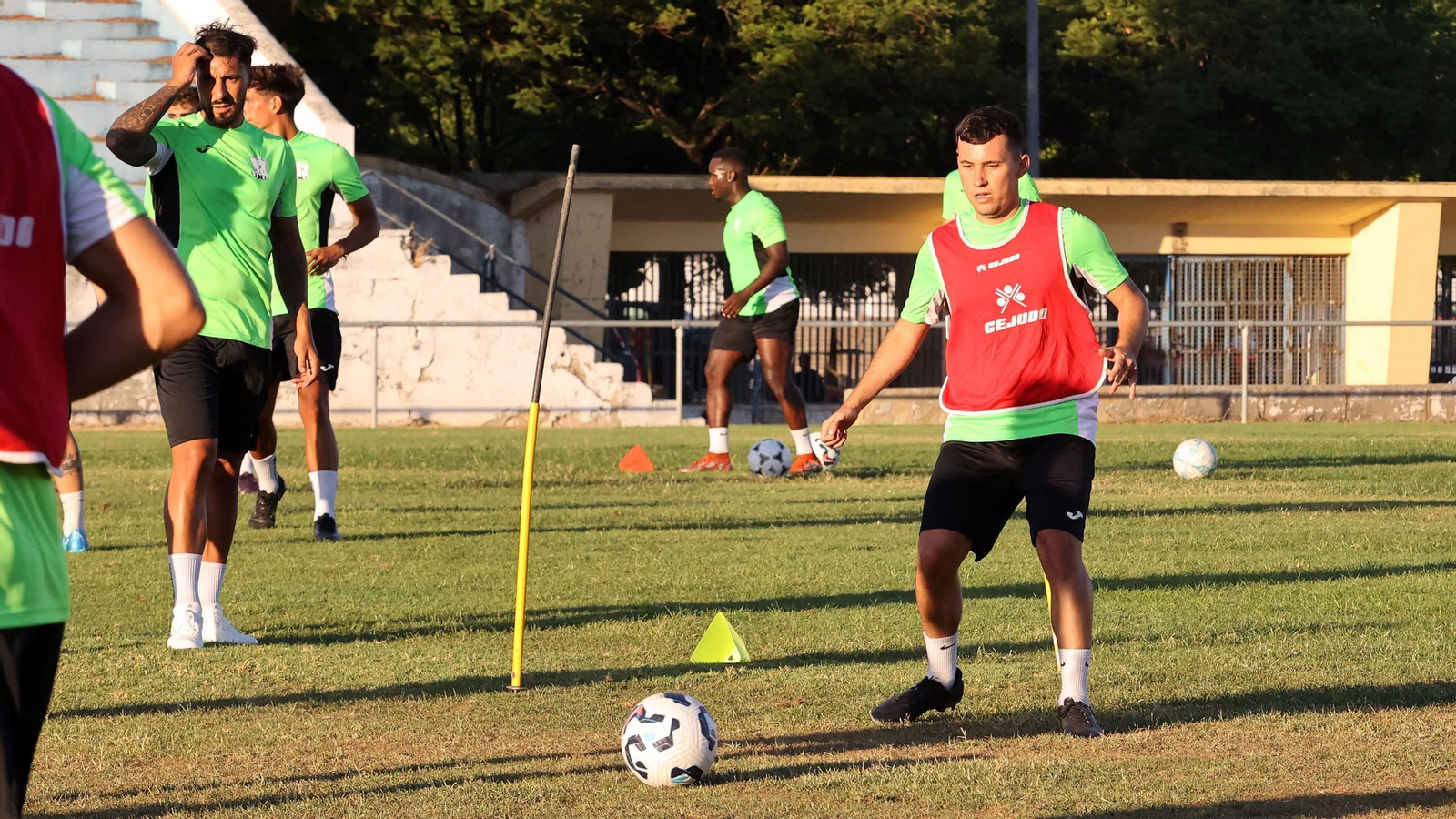 Entrenamiento Jerez Industrial 010.jpg