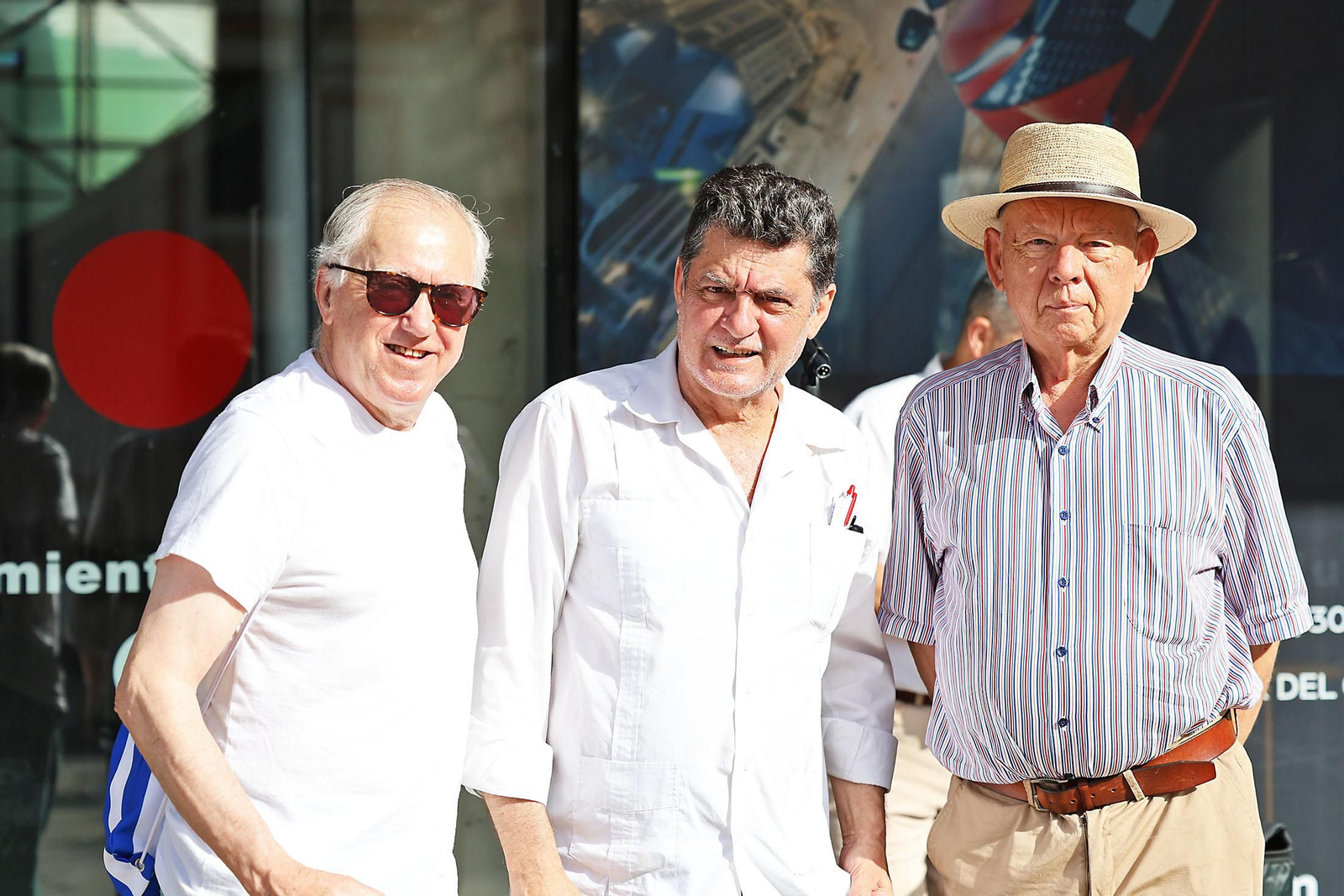 Imágenes de la presentación del libro de  Eduardo J. Sugrañes sobre la evolución de Huelva a través de sus mercados